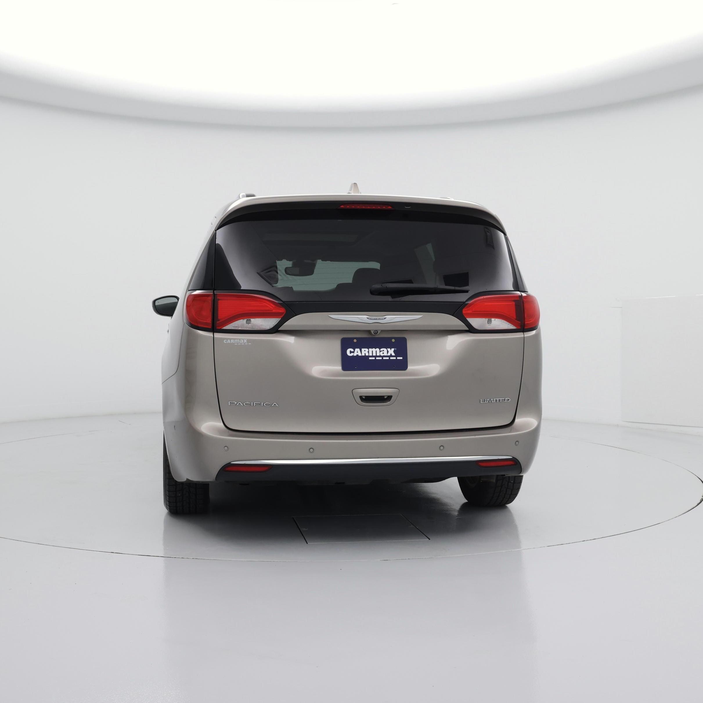 Thumbnail: 2017 Chrysler Pacifica - 6