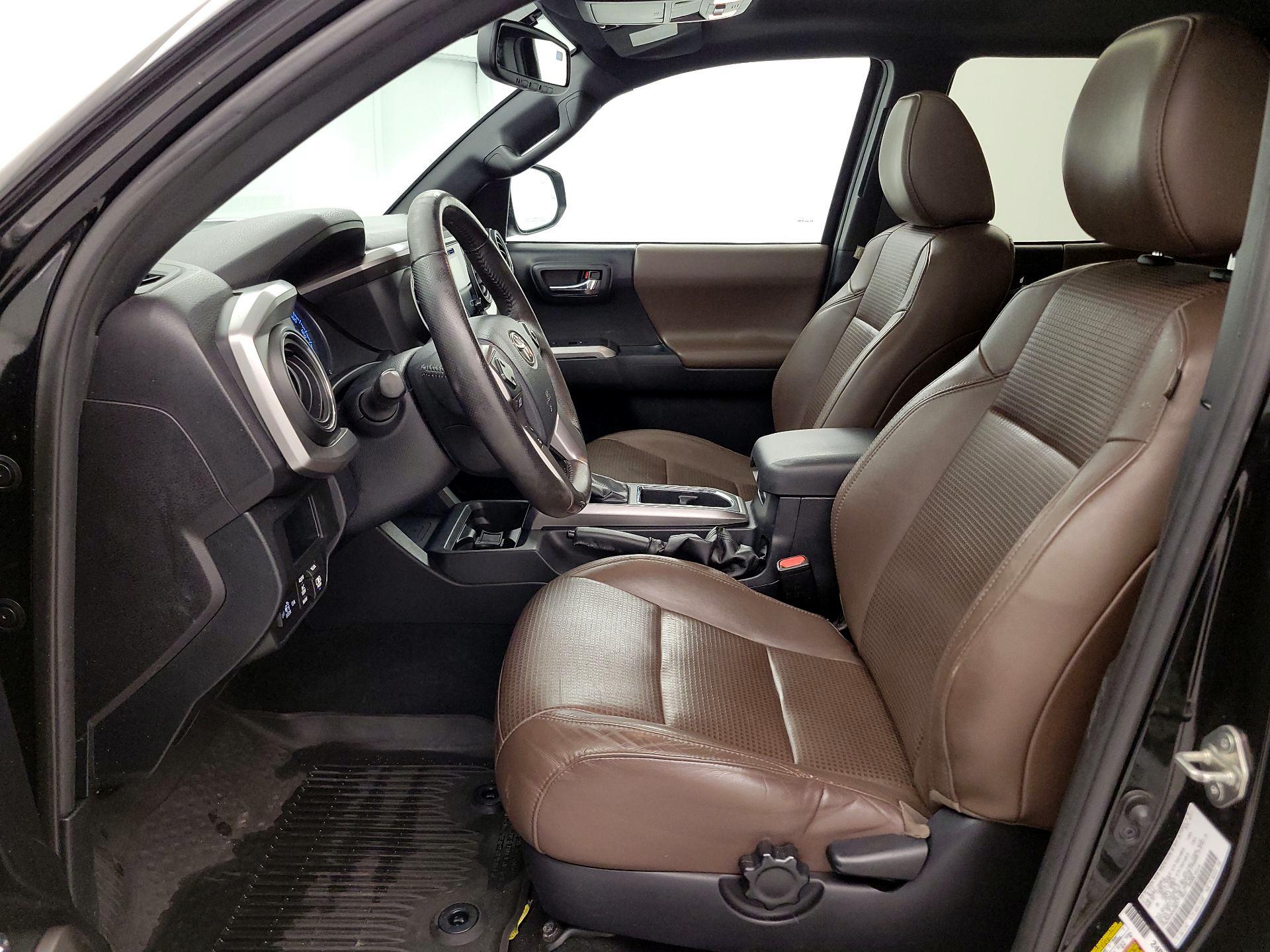 Thumbnail: 2017 Toyota Tacoma - 11