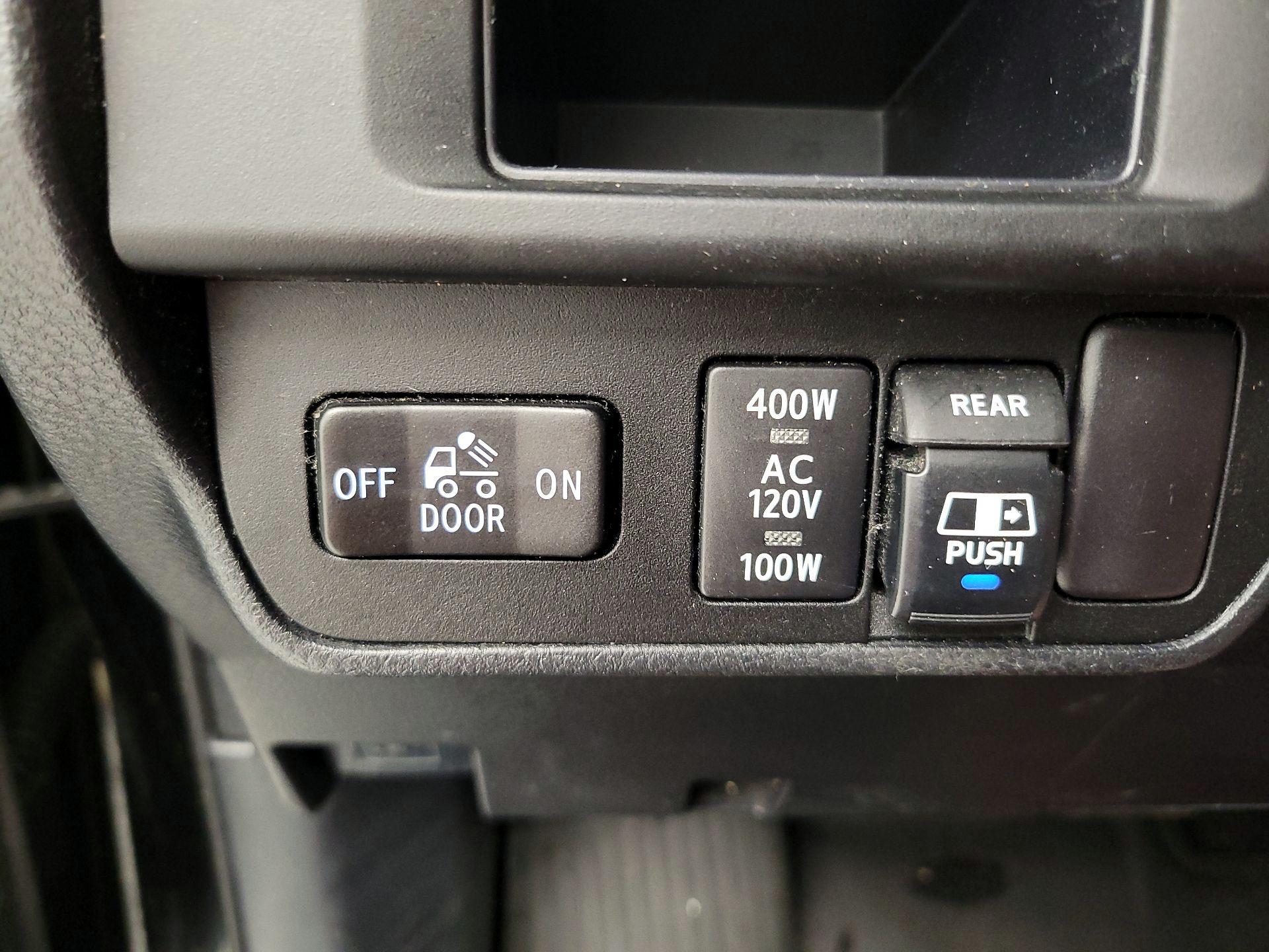 Thumbnail: 2017 Toyota Tacoma - 13