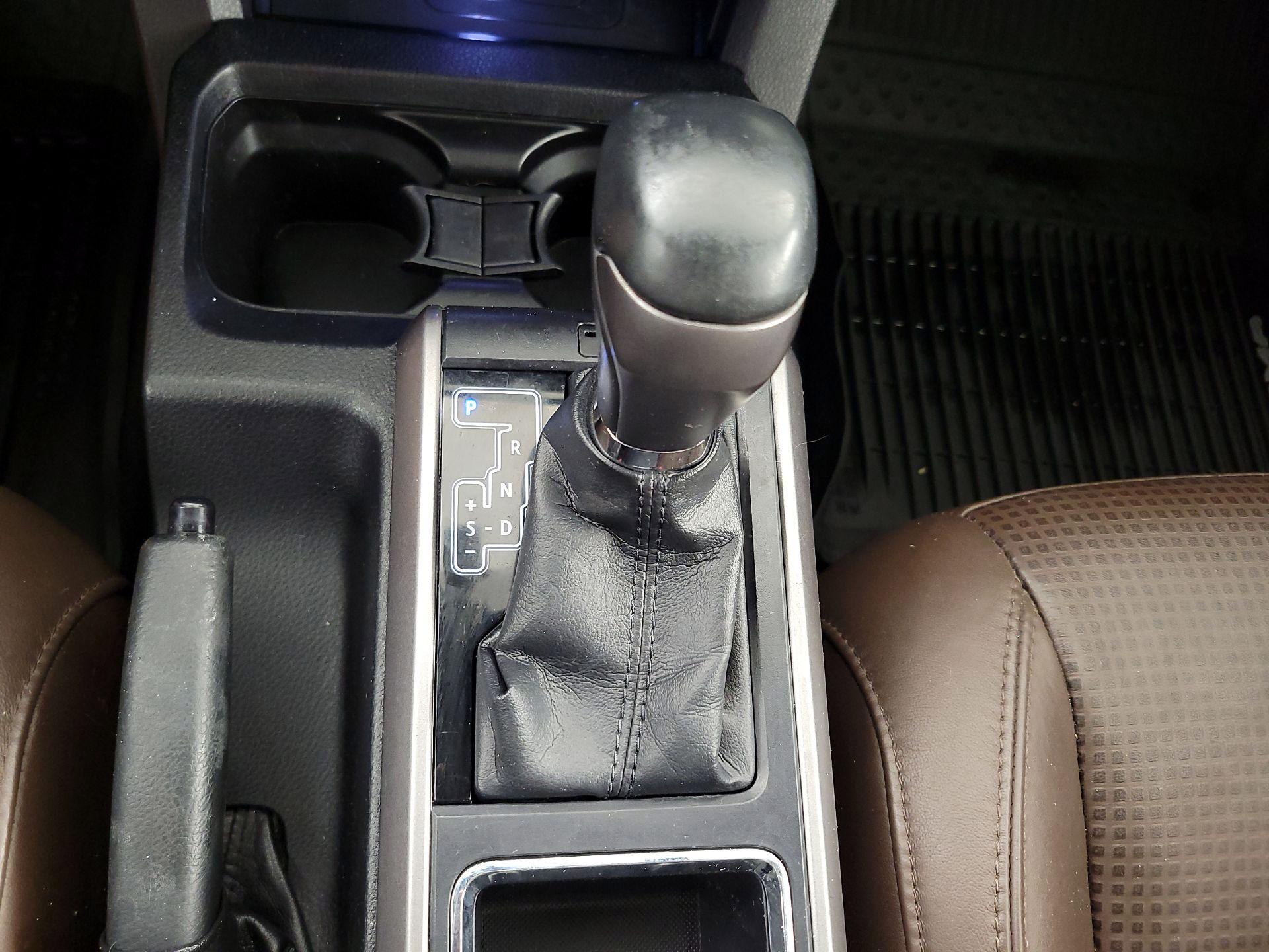 Thumbnail: 2017 Toyota Tacoma - 18