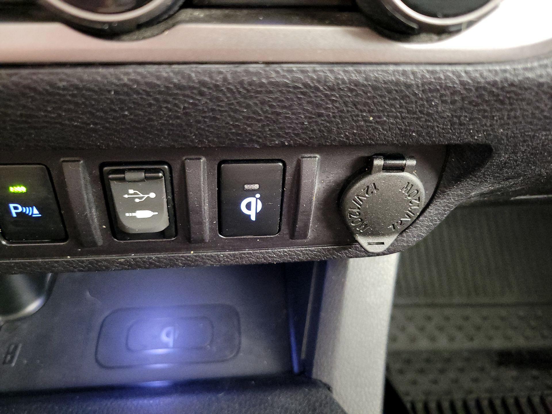 Thumbnail: 2017 Toyota Tacoma - 19