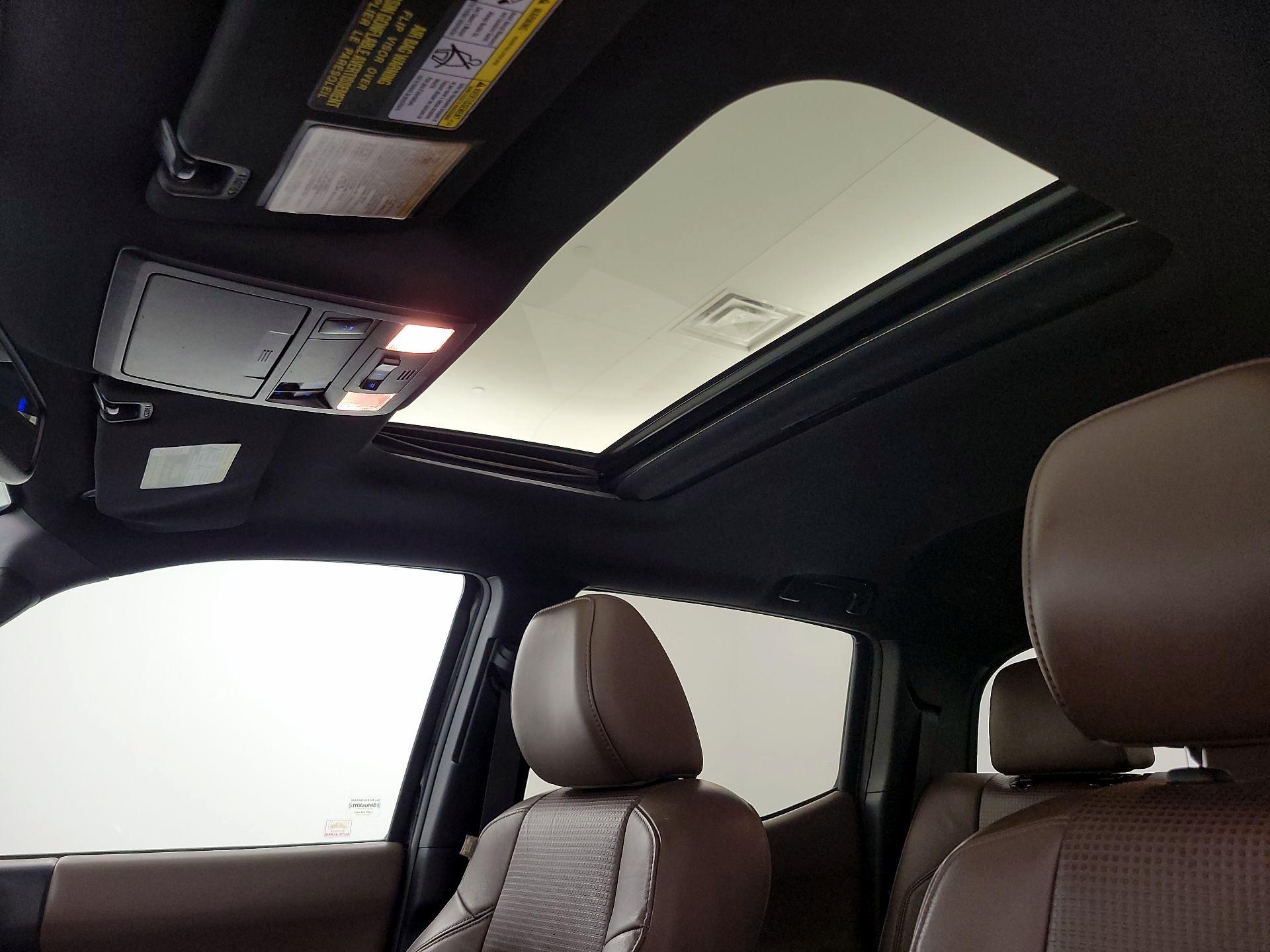 Thumbnail: 2017 Toyota Tacoma - 20