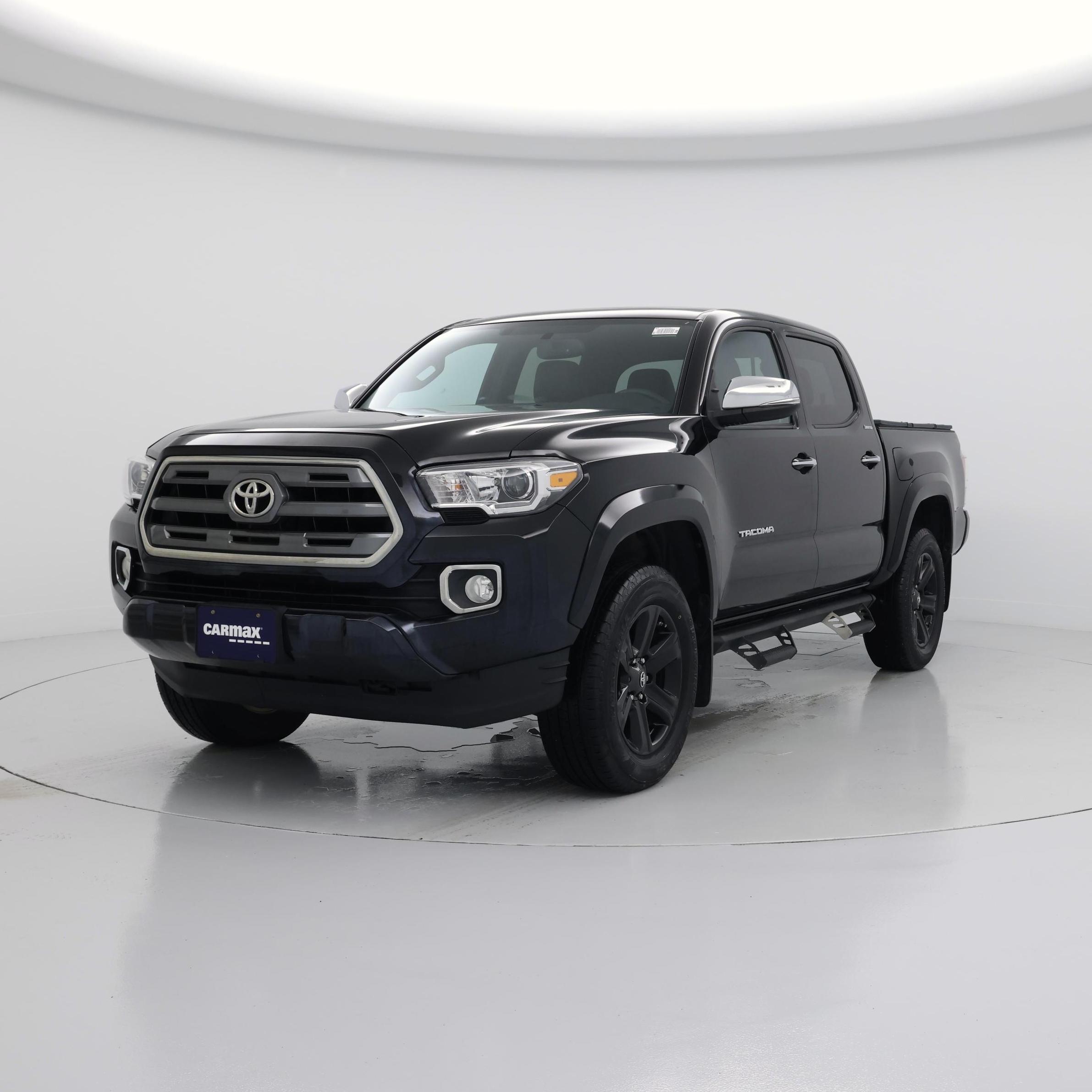 Thumbnail: 2017 Toyota Tacoma - 4