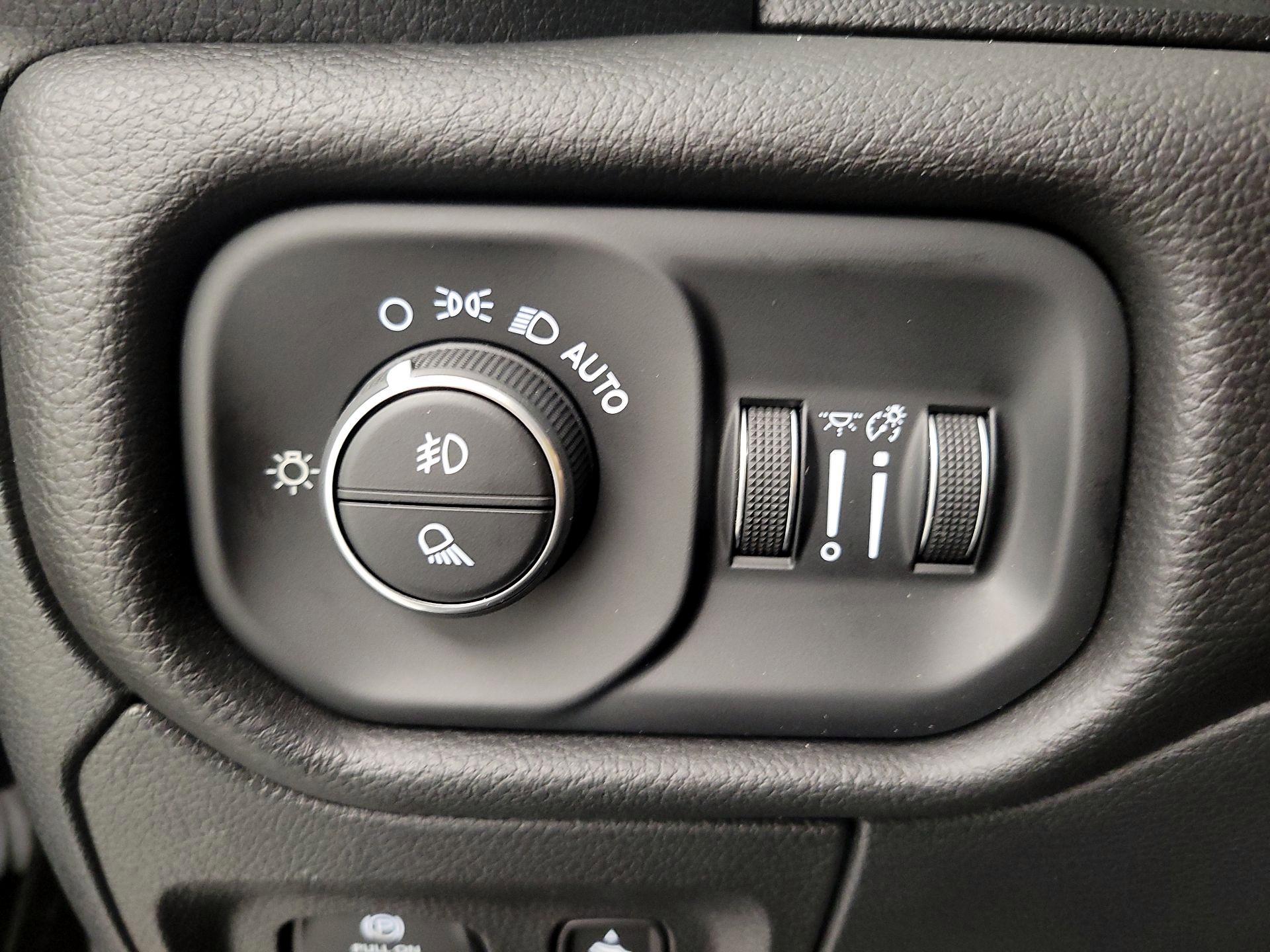 Thumbnail: 2025 RAM 1500 - 13