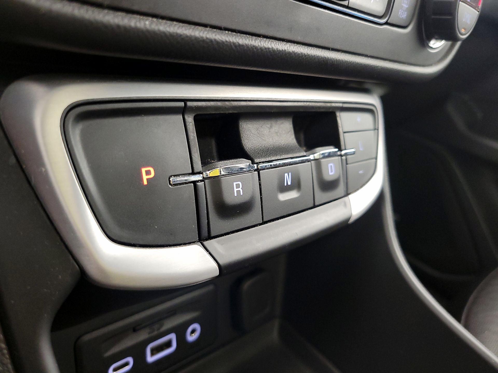 Thumbnail: 2022 GMC Terrain - 17