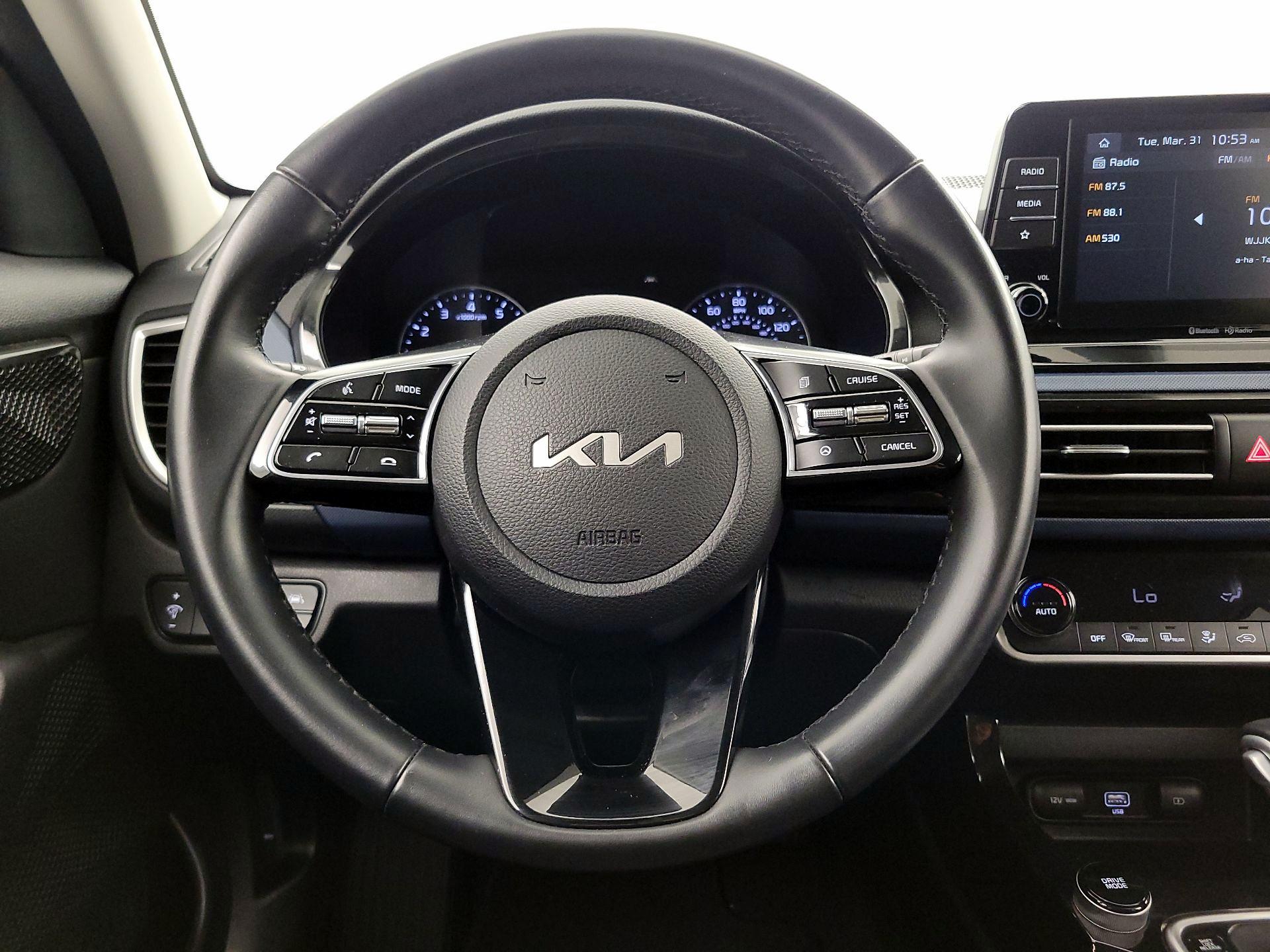 Thumbnail: 2023 Kia Seltos - 10