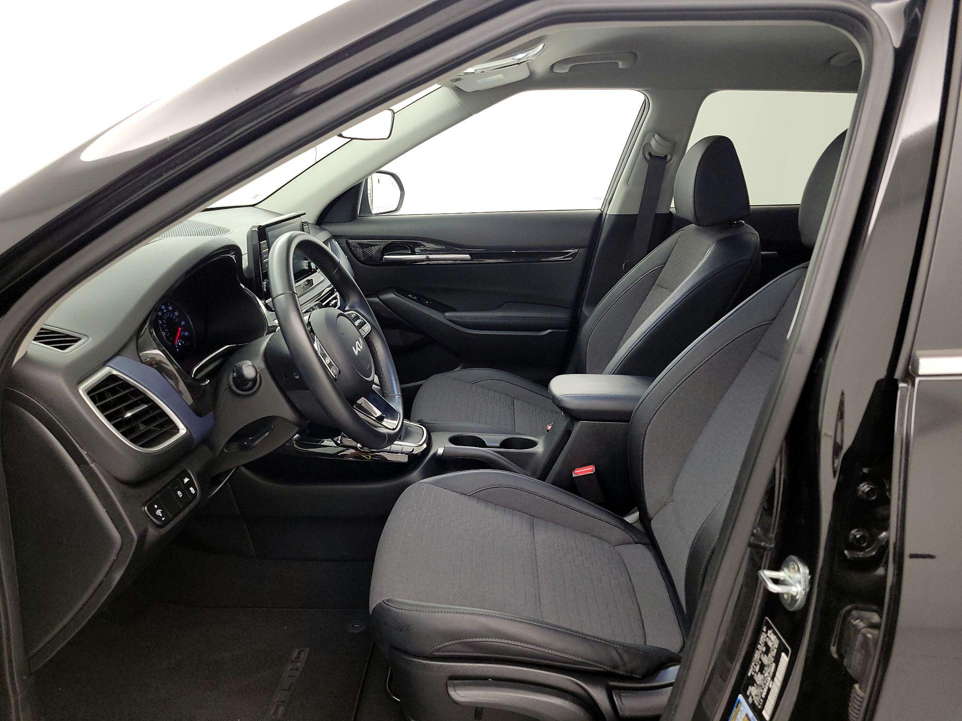 Thumbnail: 2023 Kia Seltos - 11