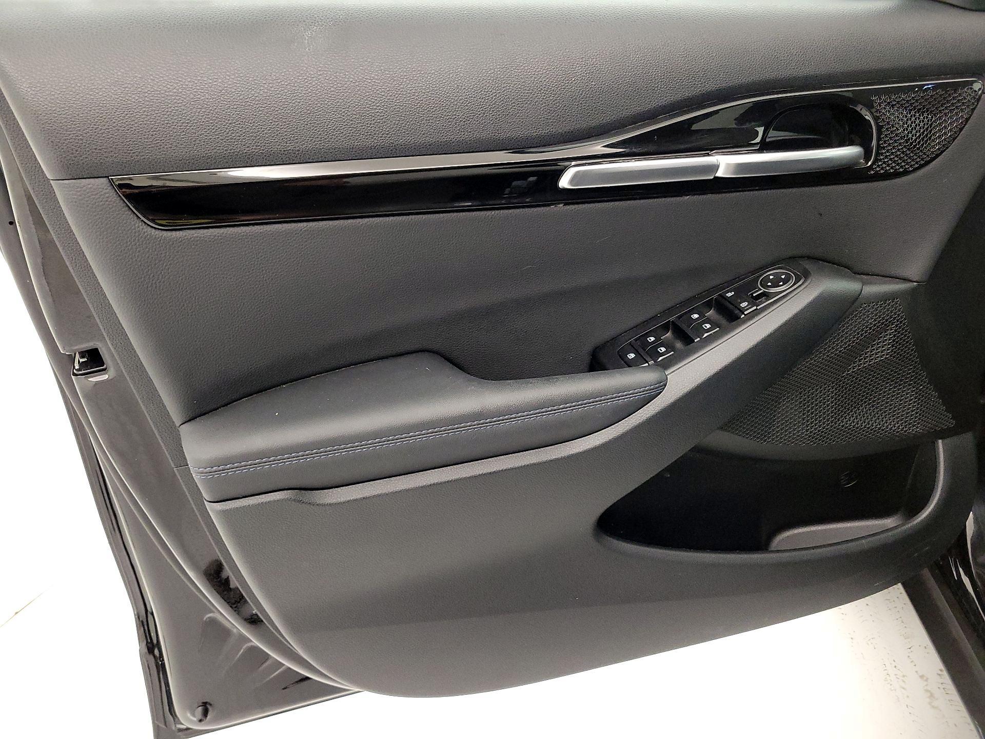 Thumbnail: 2023 Kia Seltos - 12