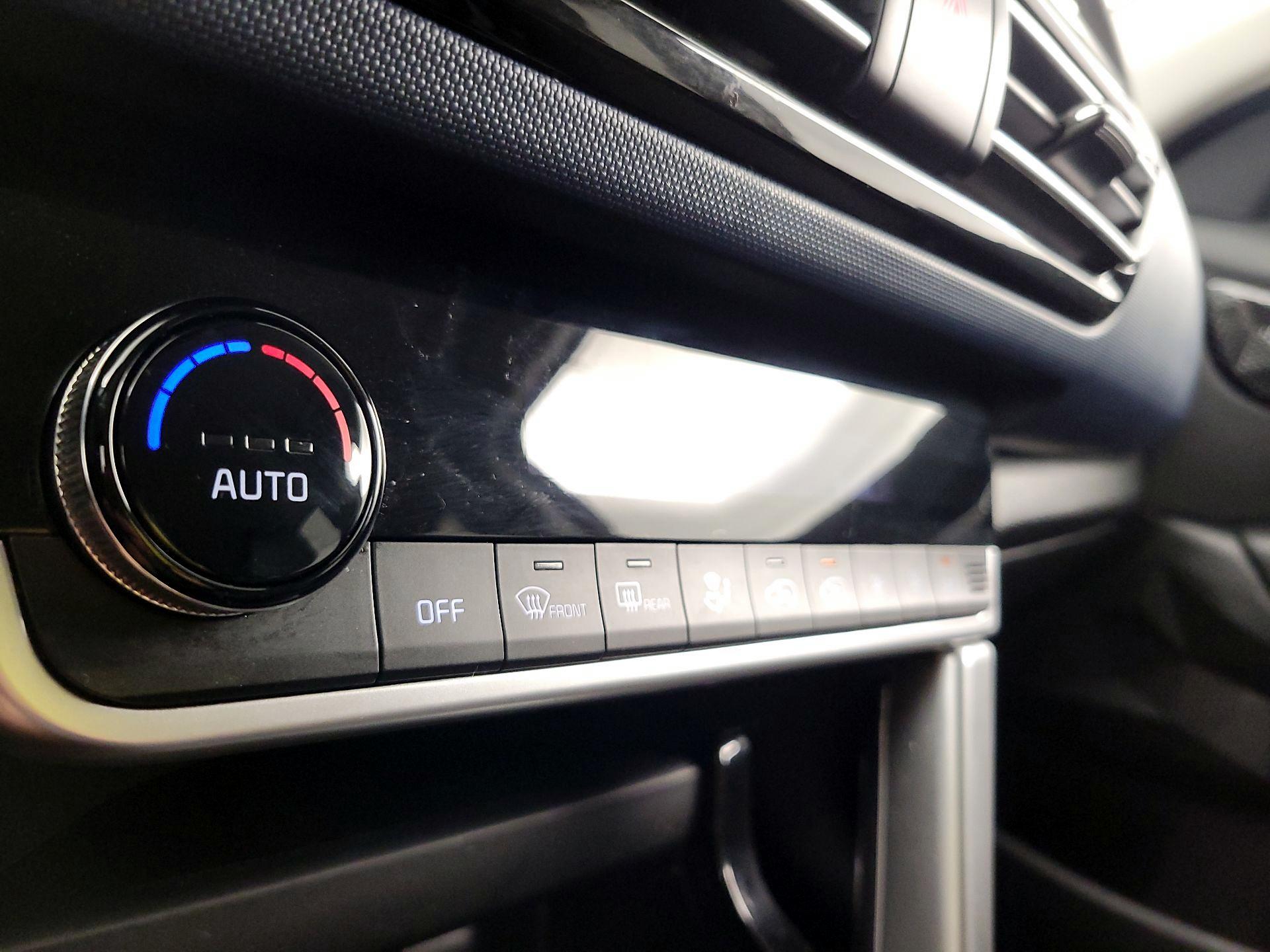 Thumbnail: 2023 Kia Seltos - 16