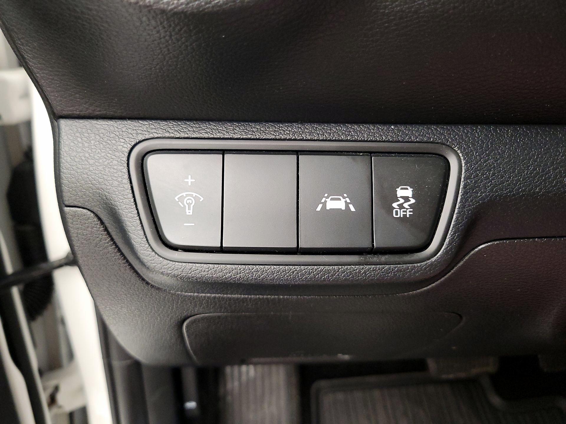 Thumbnail: 2020 Kia Forte - 13