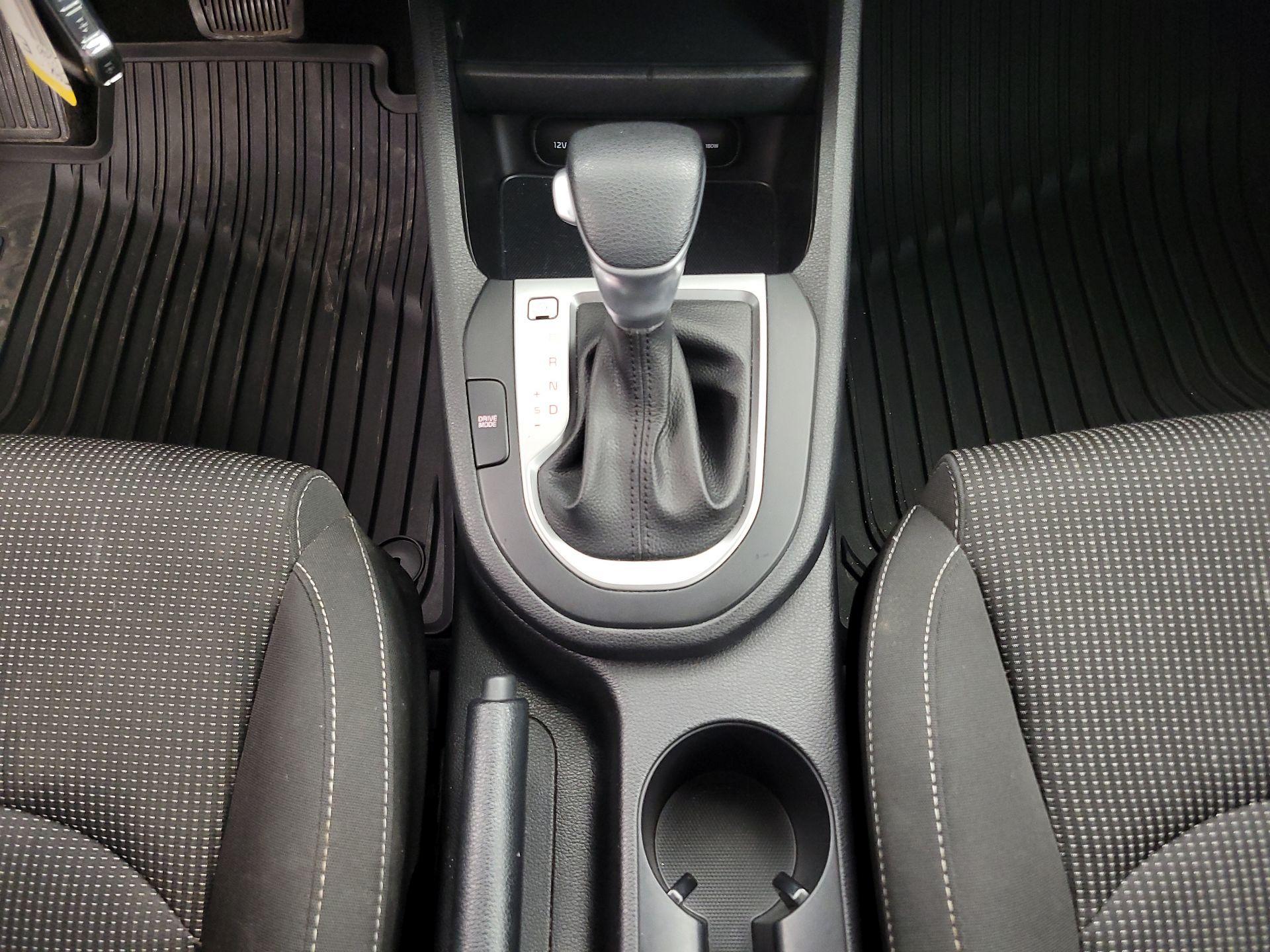 Thumbnail: 2020 Kia Forte - 17