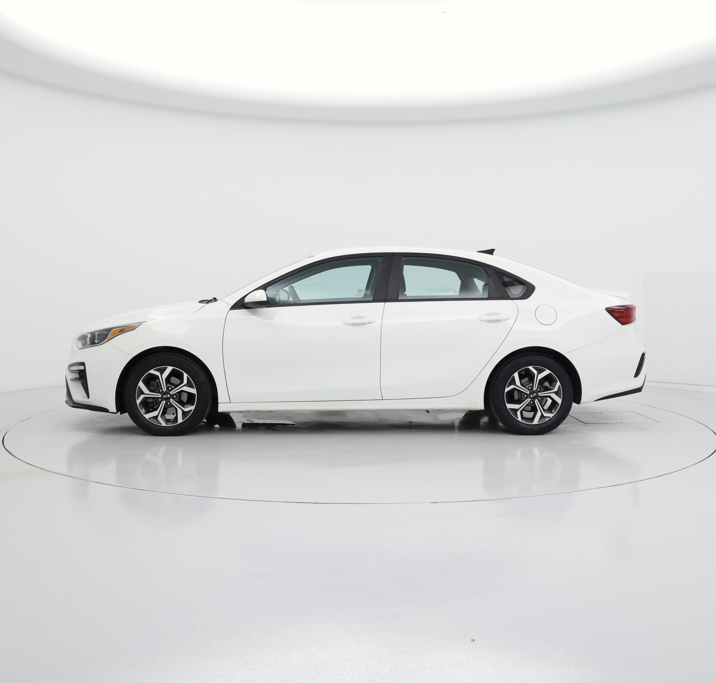 Thumbnail: 2020 Kia Forte - 3