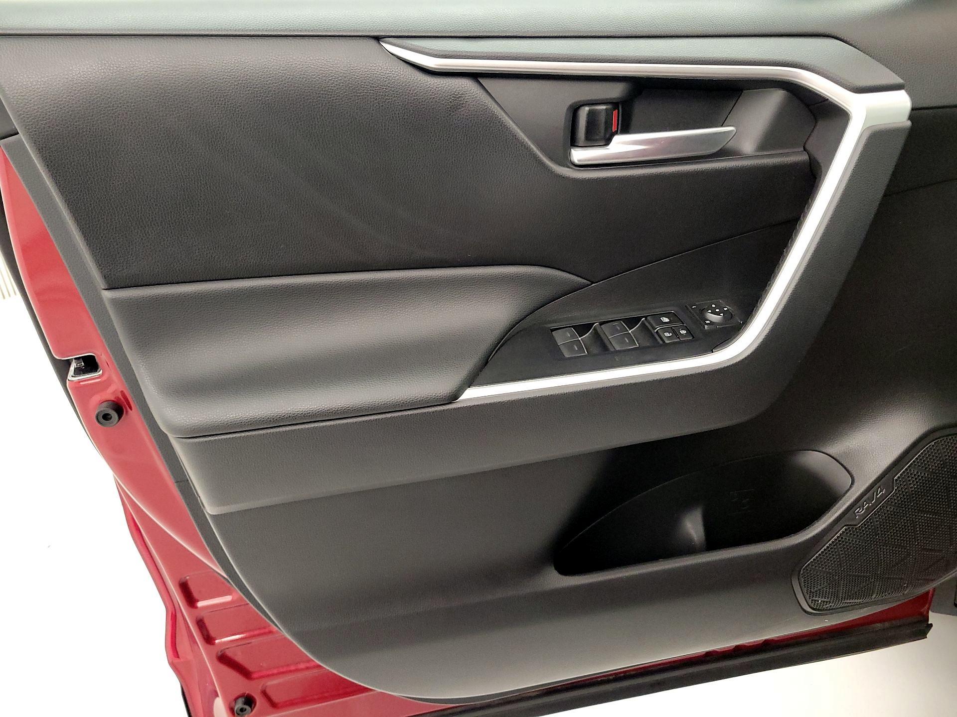 Thumbnail: 2023 Toyota RAV4 - 12