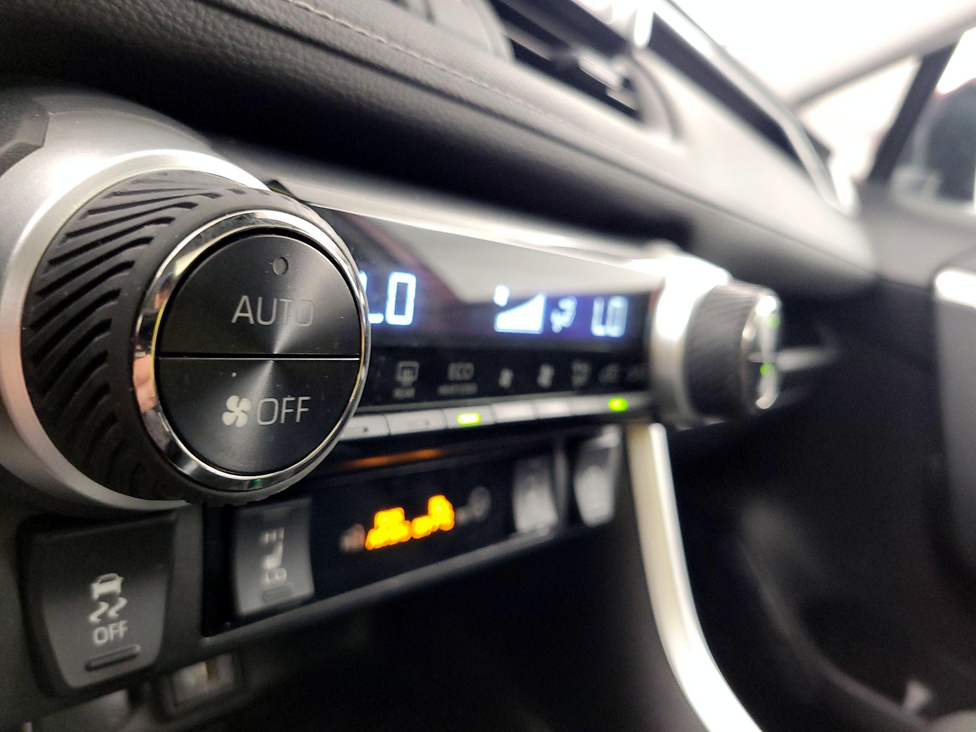 Thumbnail: 2023 Toyota RAV4 - 16