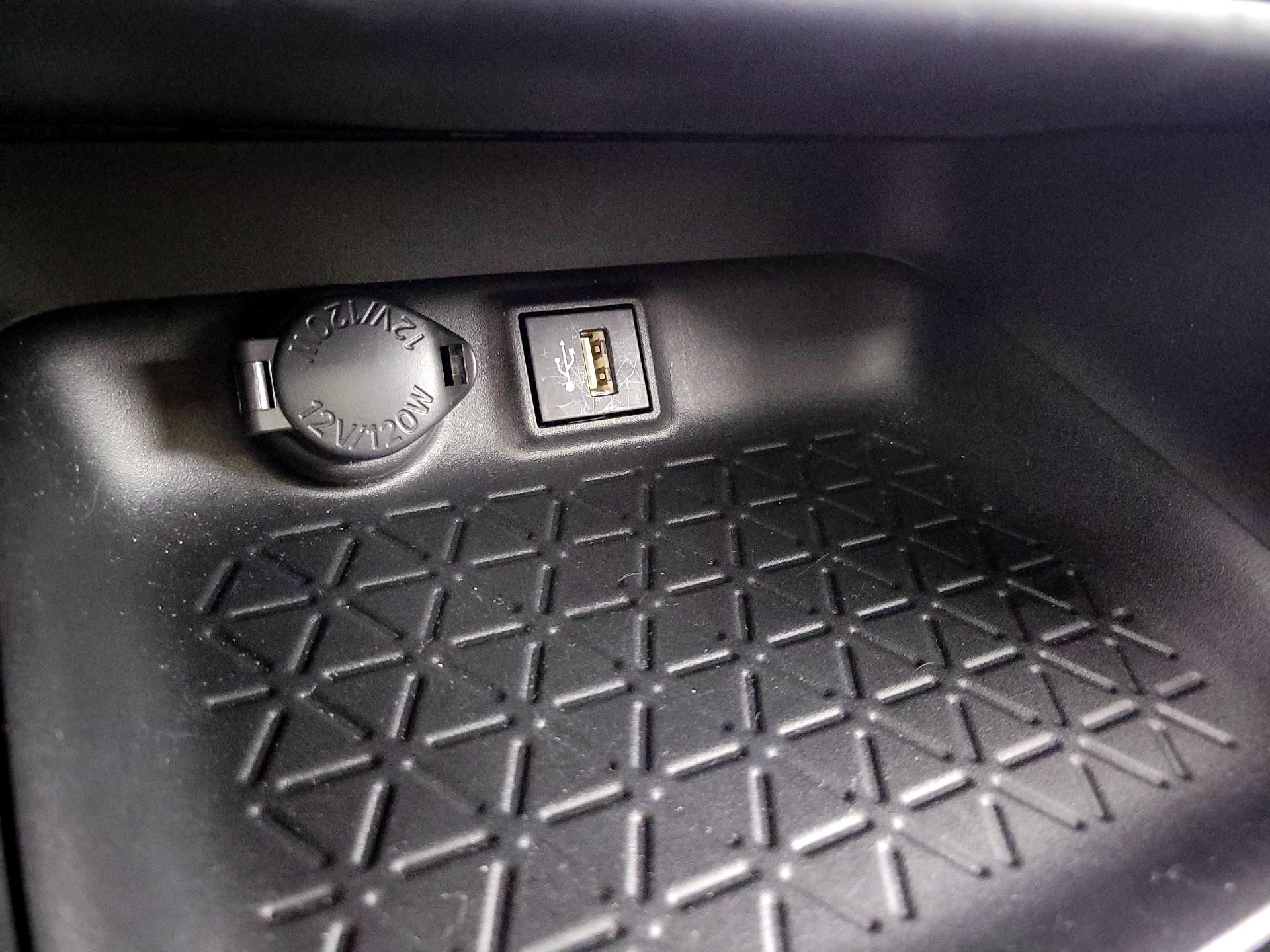 Thumbnail: 2023 Toyota RAV4 - 18