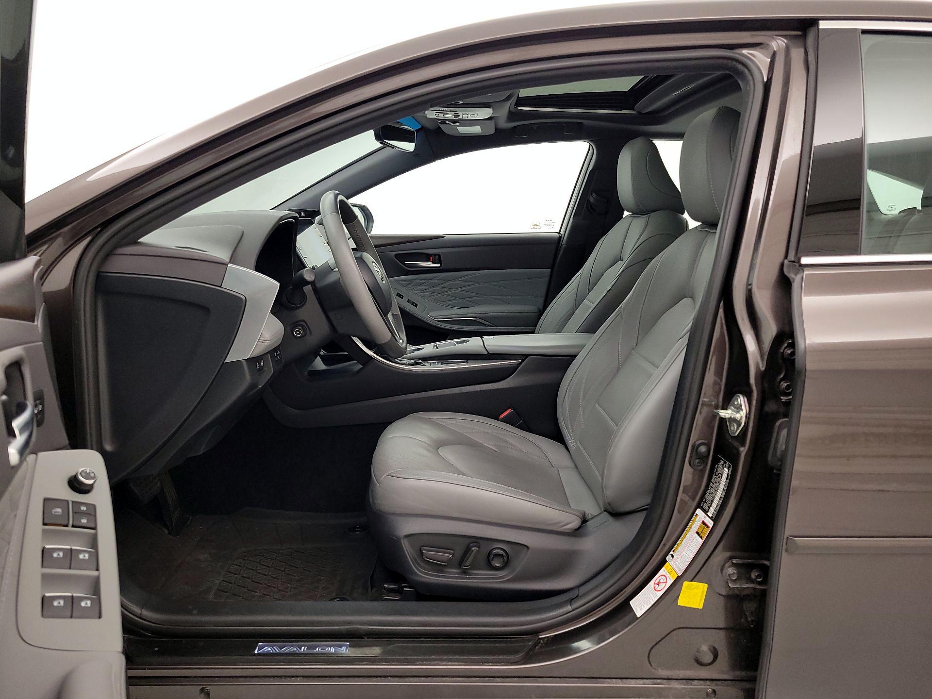 Thumbnail: 2019 Toyota Avalon - 11