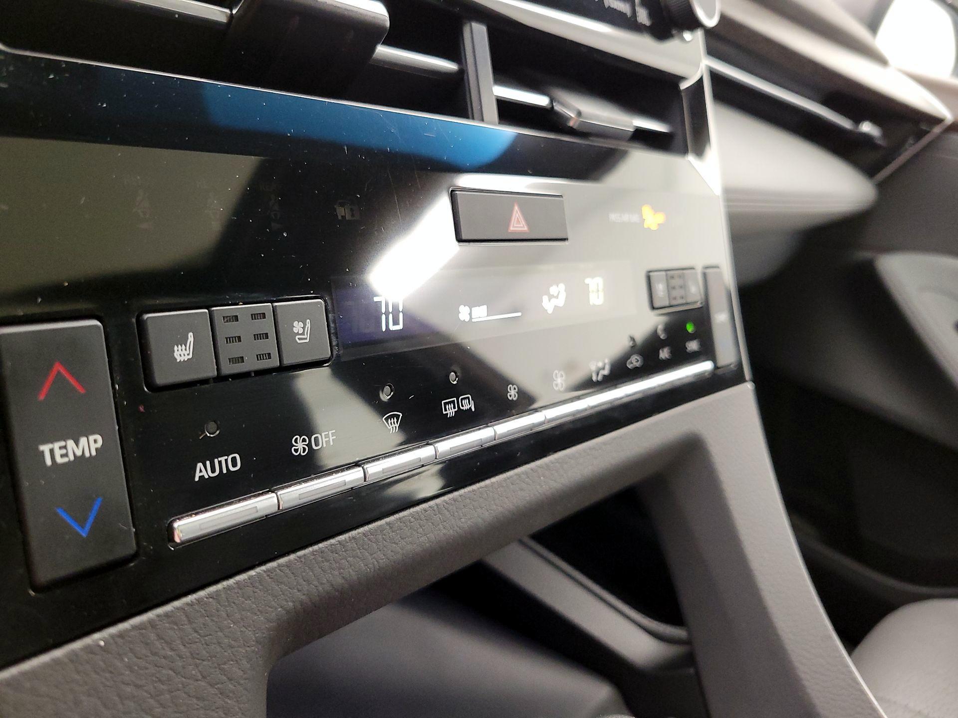 Thumbnail: 2019 Toyota Avalon - 17