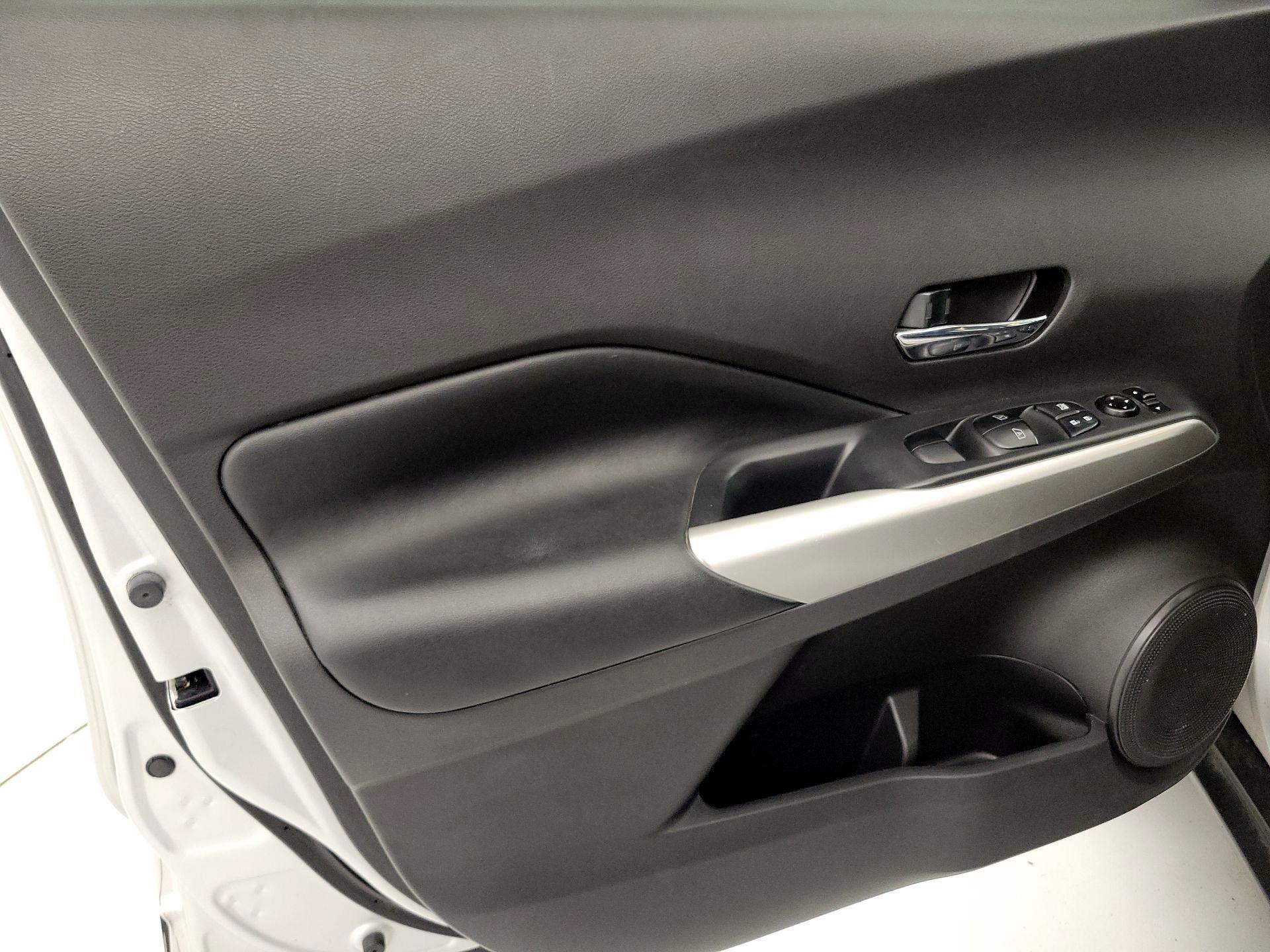 Thumbnail: 2020 Nissan Kicks - 12