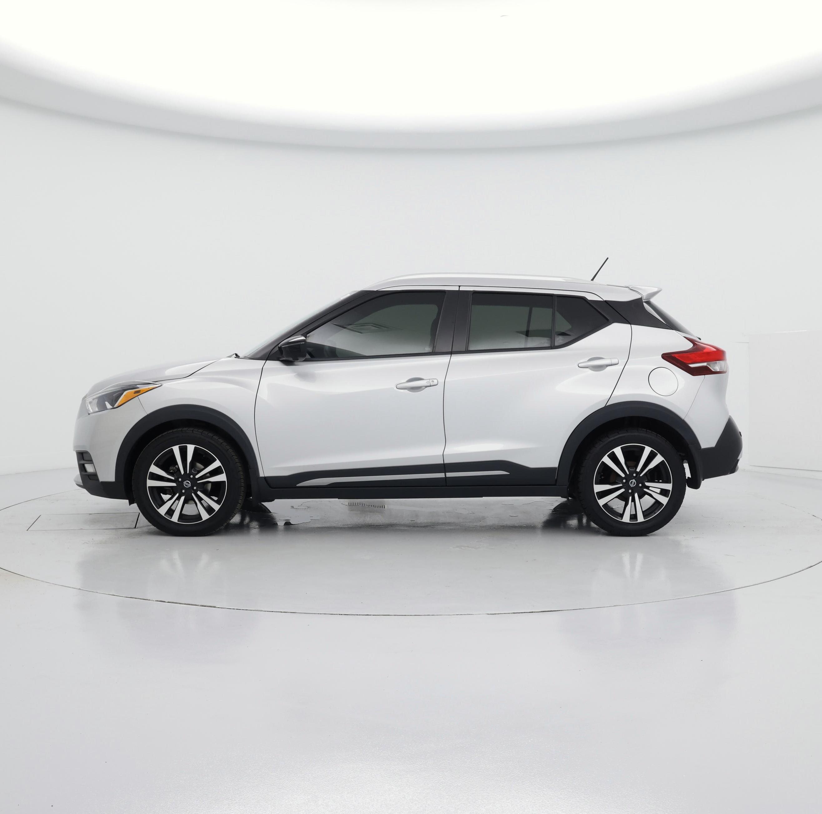 Thumbnail: 2020 Nissan Kicks - 3