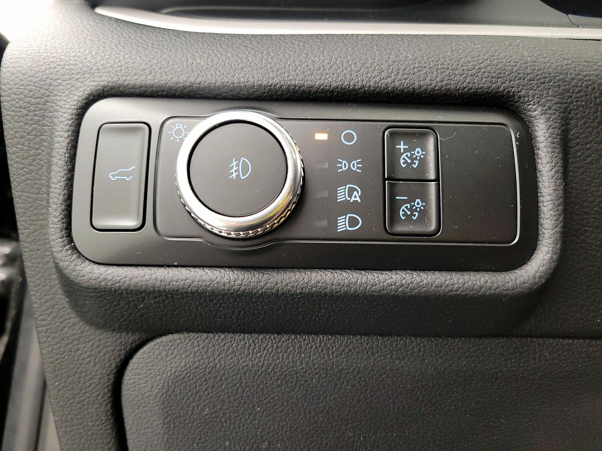 Thumbnail: 2023 Ford Explorer - 13