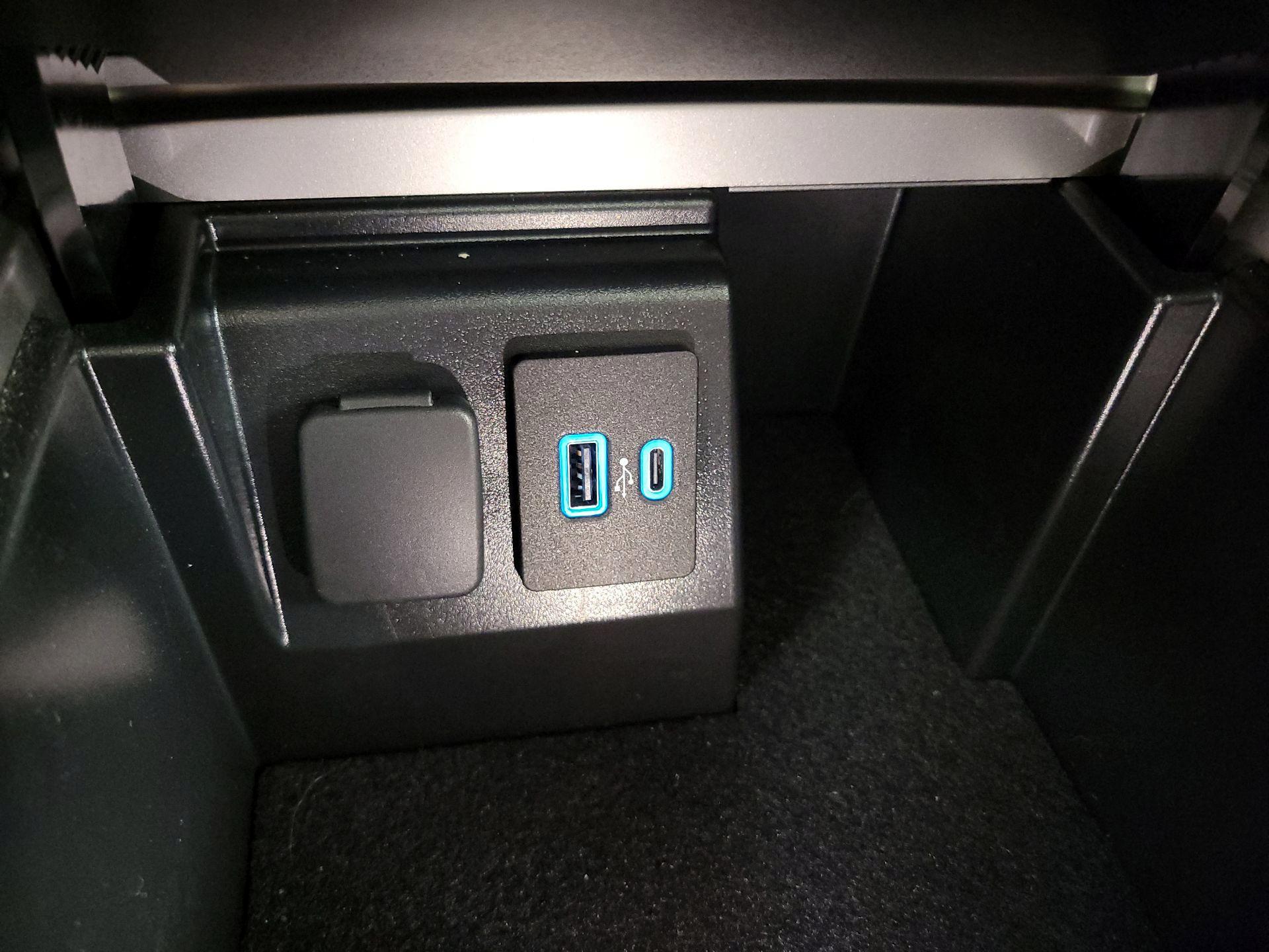 Thumbnail: 2023 Ford Explorer - 19