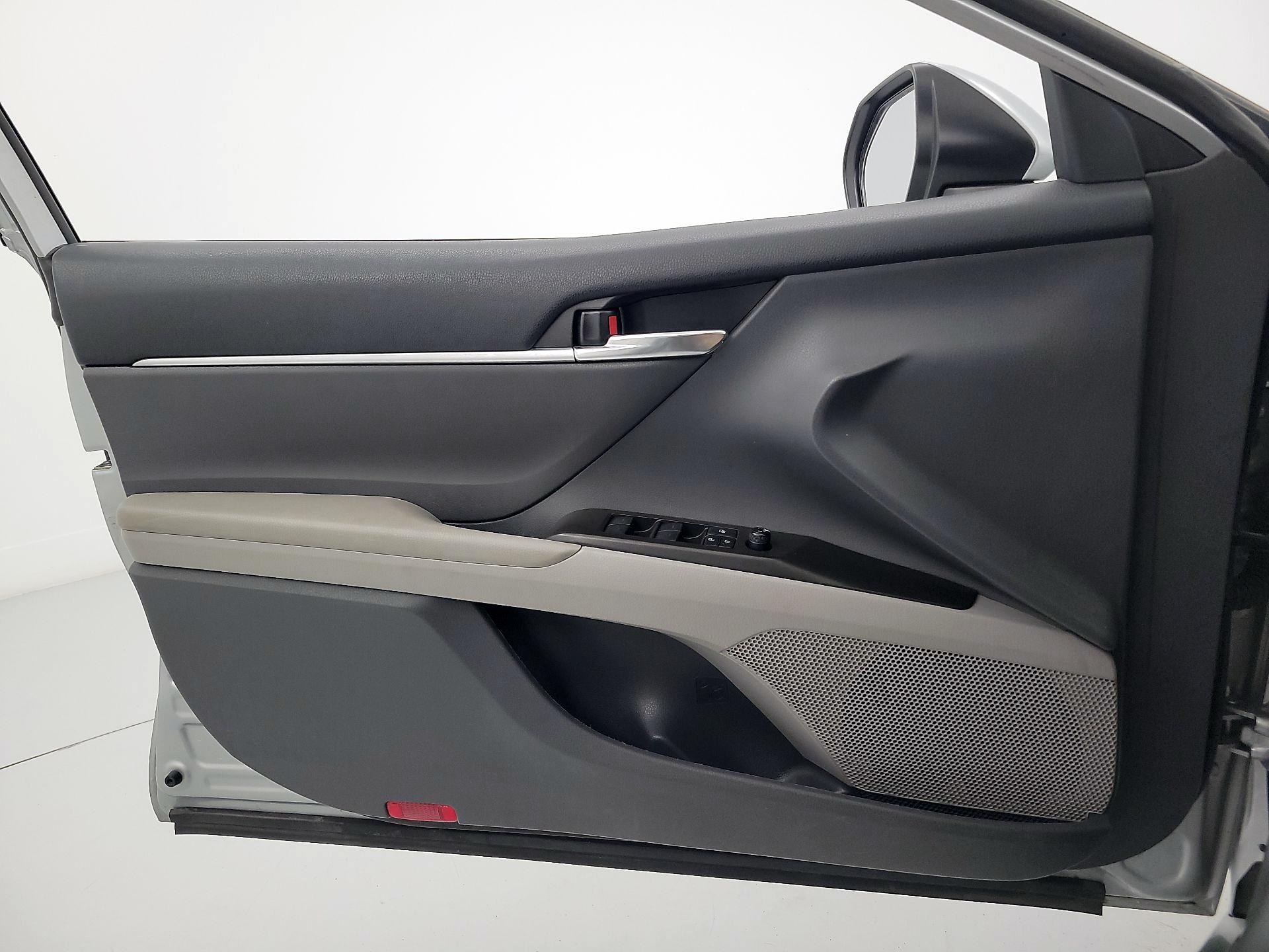 Thumbnail: 2023 Toyota Camry - 12