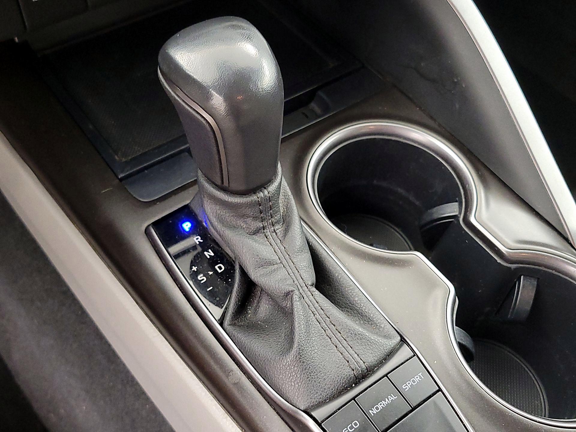 Thumbnail: 2023 Toyota Camry - 17