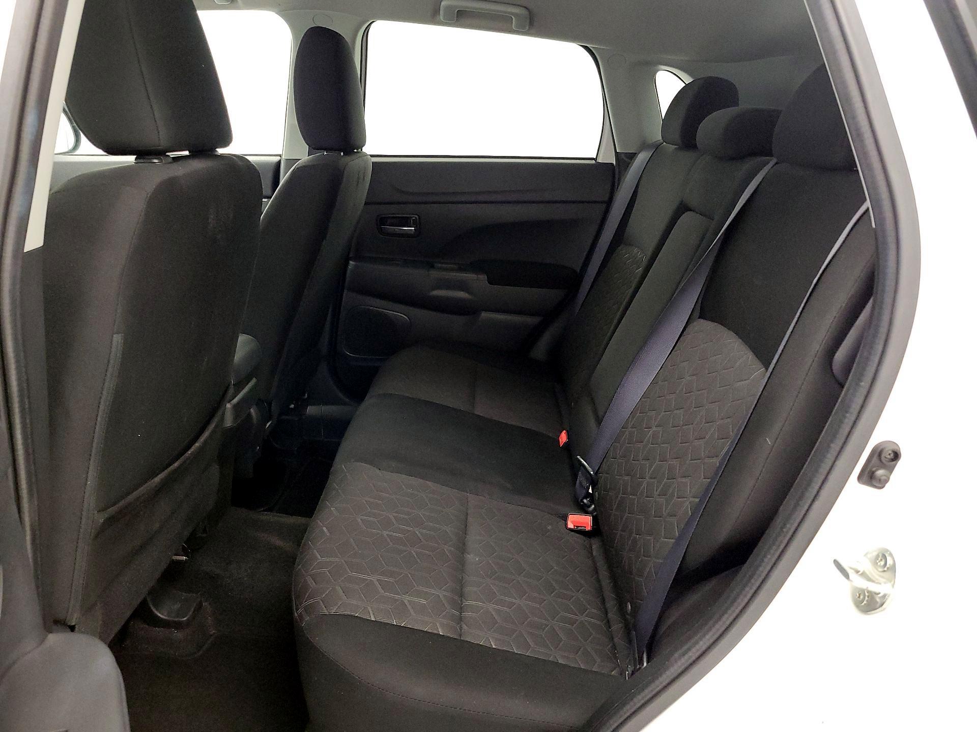 Thumbnail: 2020 Mitsubishi Outlander Sport - 18