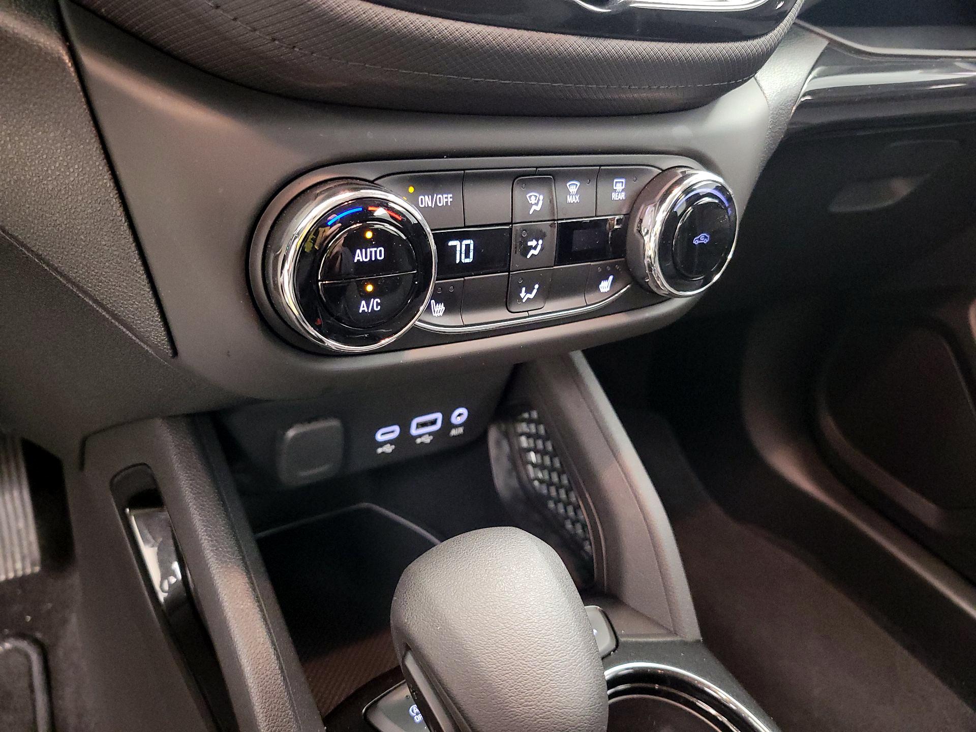 Thumbnail: 2022 Chevrolet TrailBlazer - 16