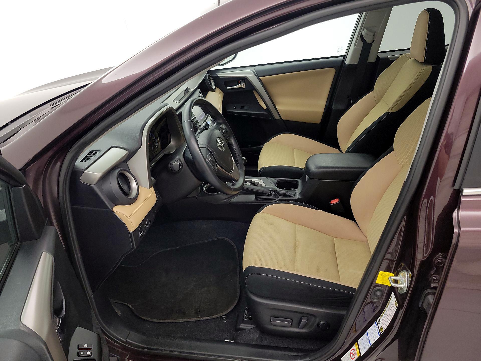 Thumbnail: 2018 Toyota RAV4 - 11