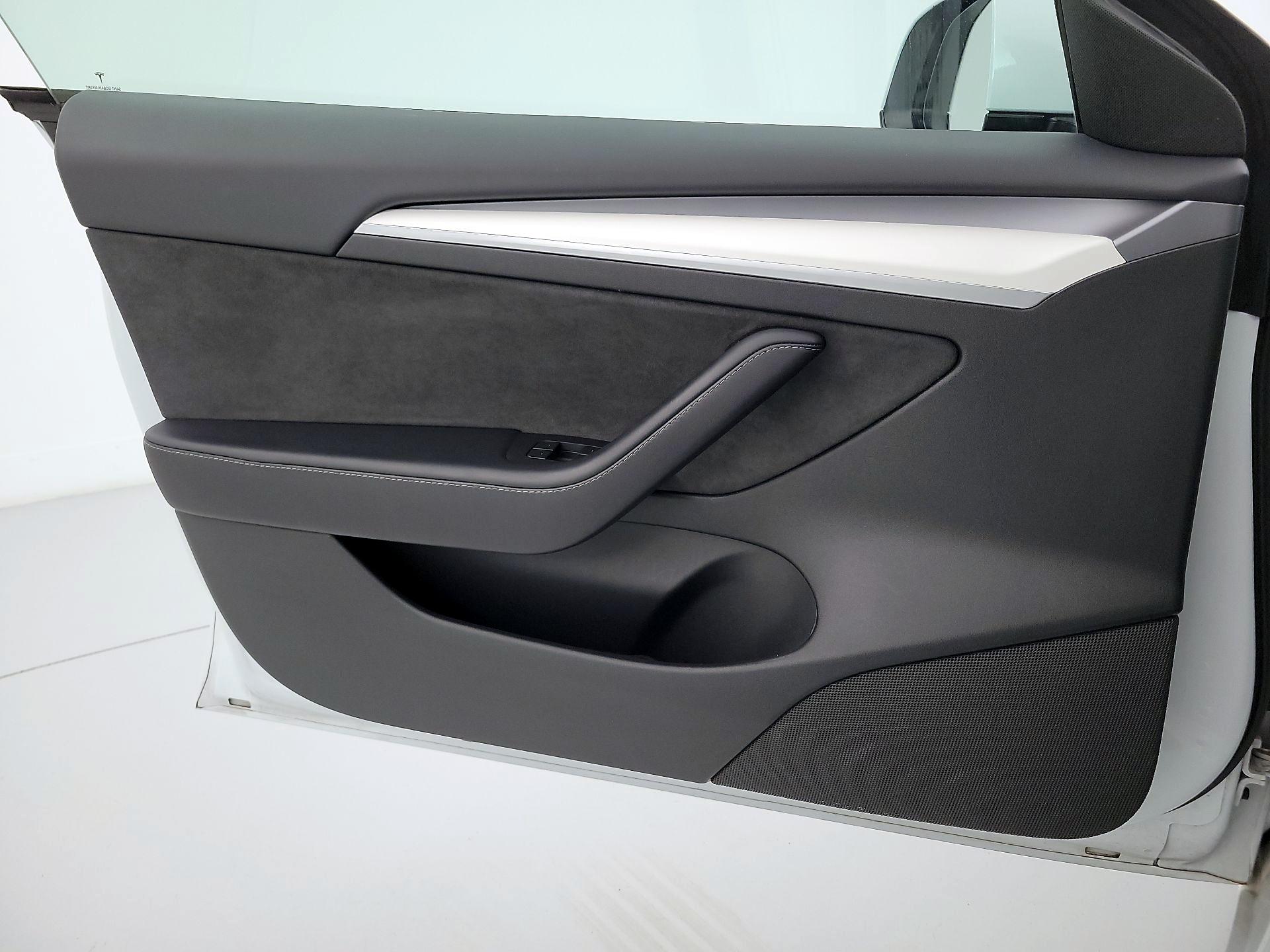 Thumbnail: 2023 Tesla Model 3 - 12