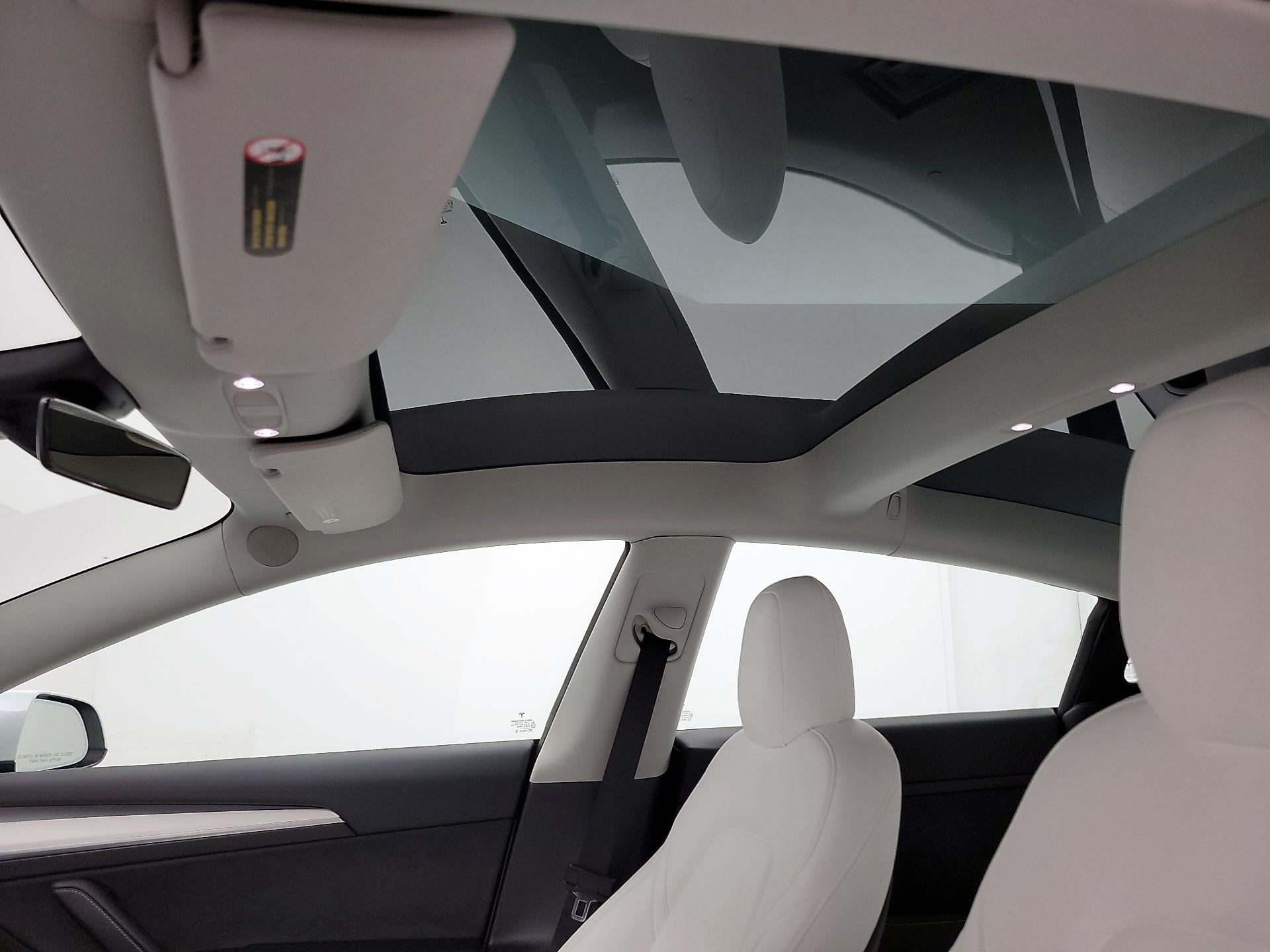 Thumbnail: 2023 Tesla Model 3 - 19