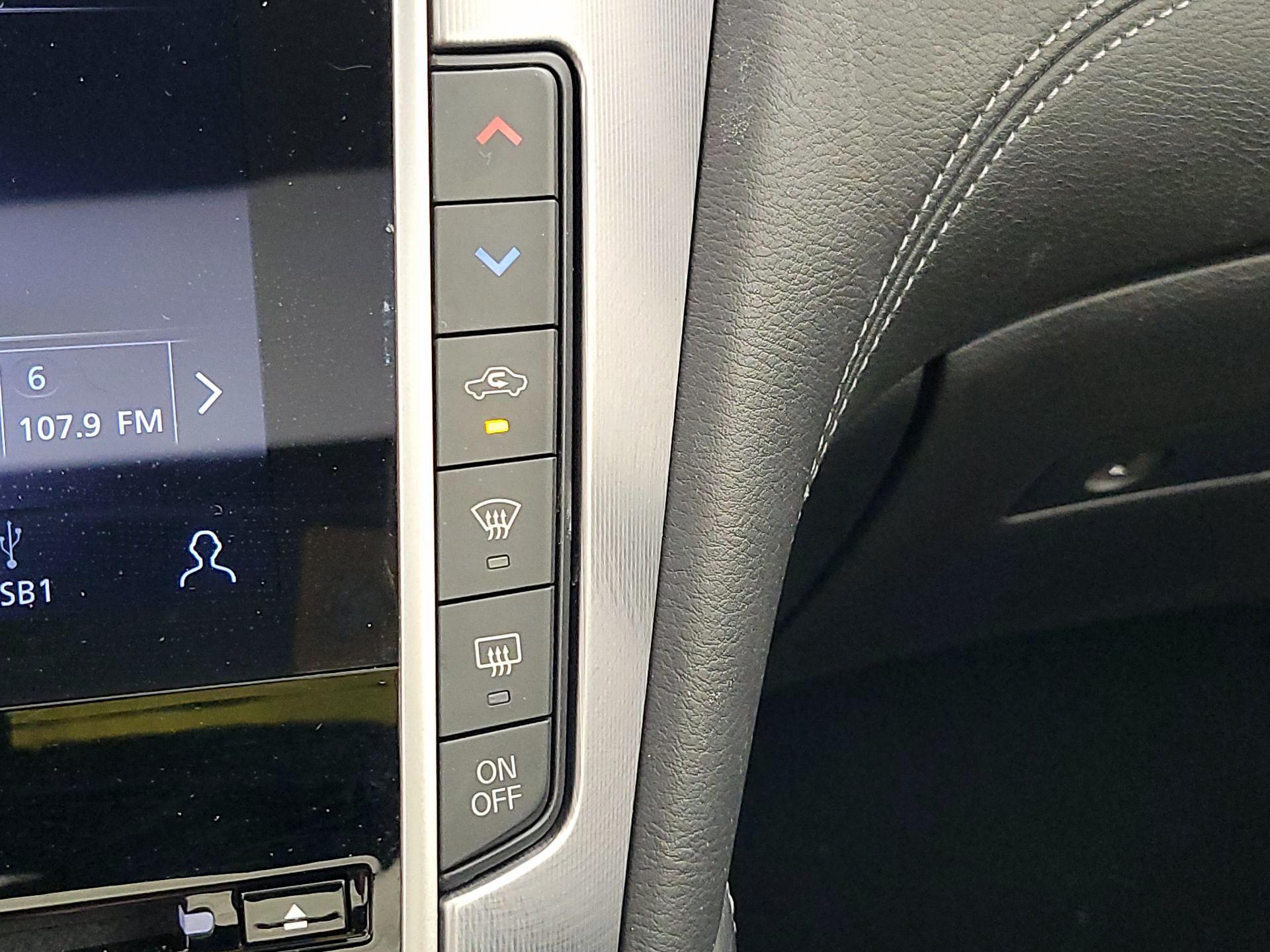 Thumbnail: 2021 INFINITI Q60 - 17