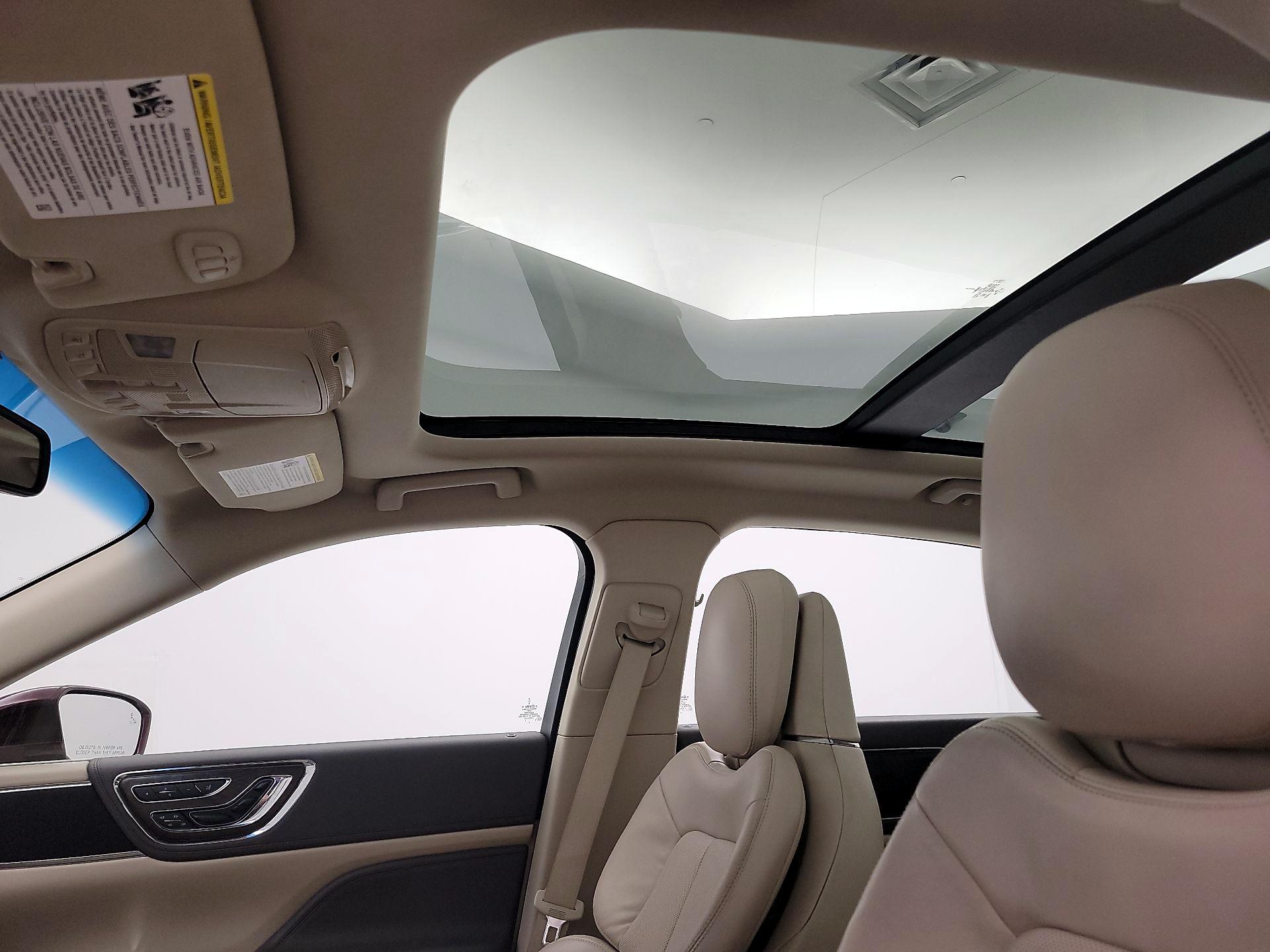 Thumbnail: 2019 Lincoln Continental - 20