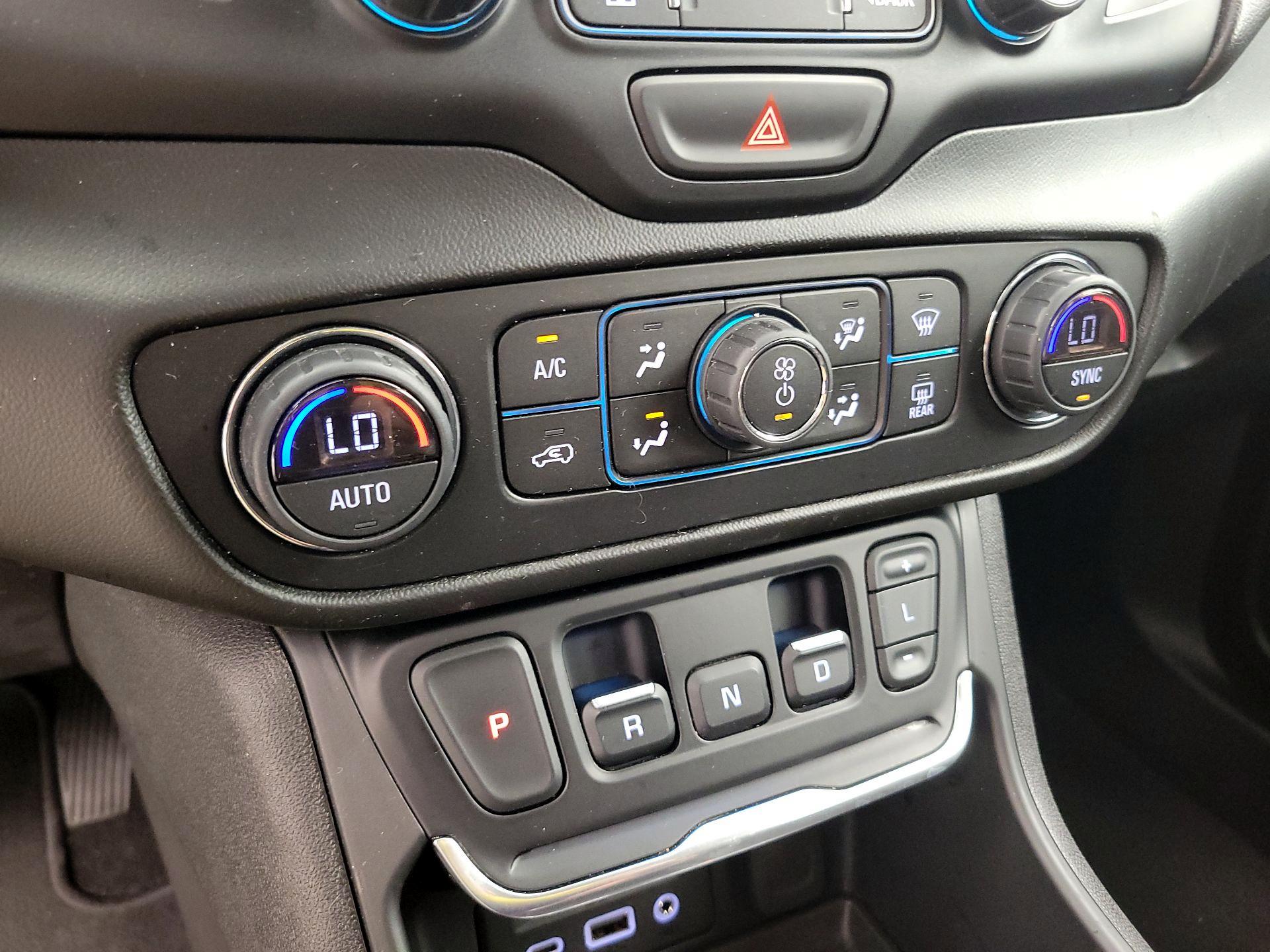 Thumbnail: 2020 GMC Terrain - 17