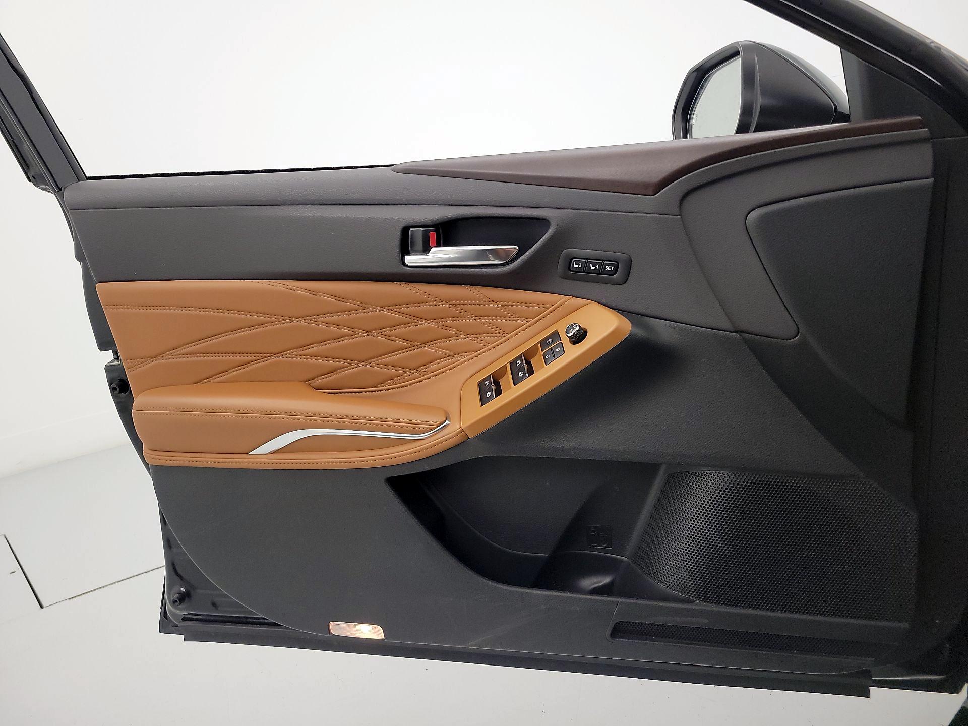 Thumbnail: 2022 Toyota Avalon - 12