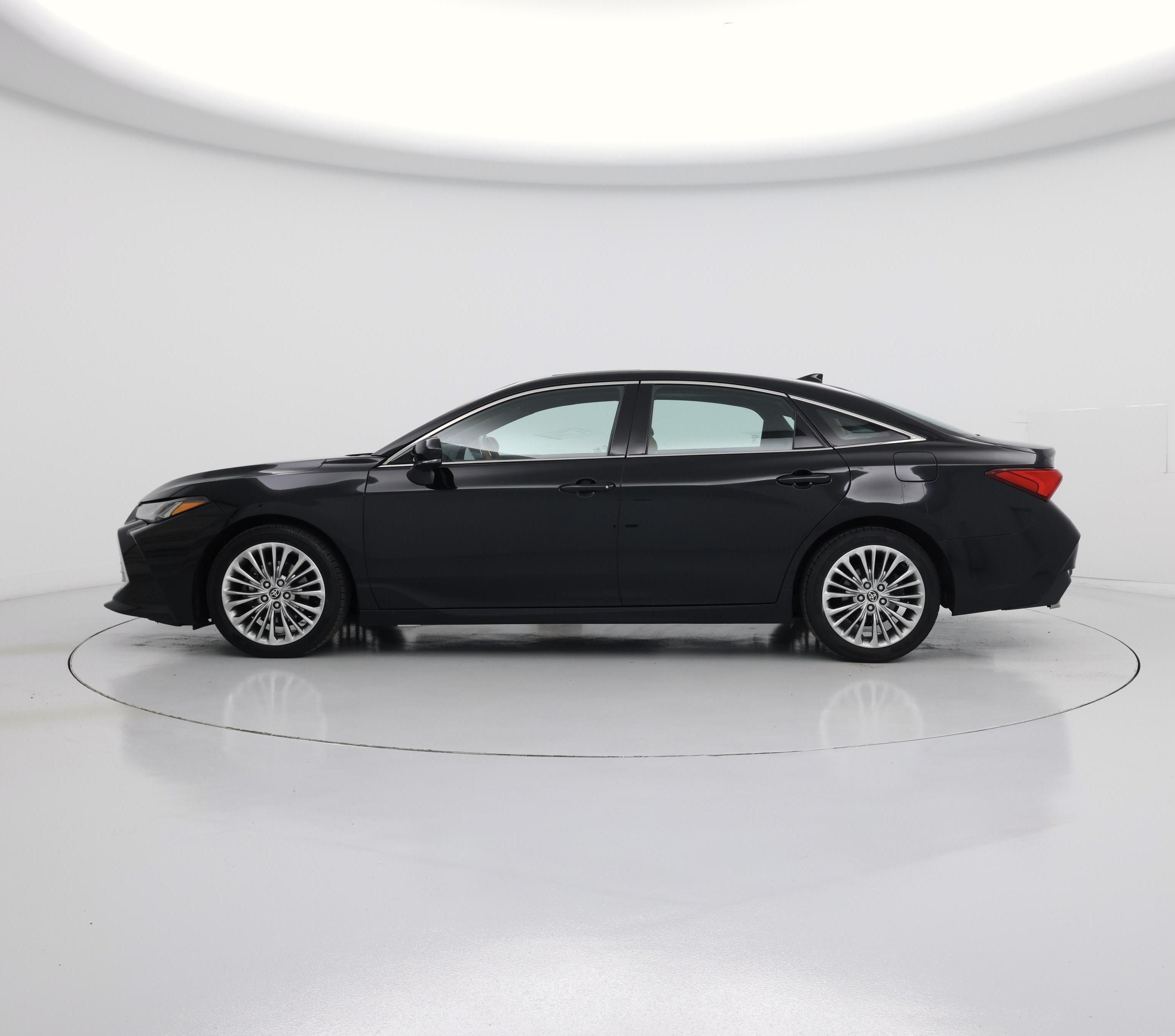 Thumbnail: 2022 Toyota Avalon - 3