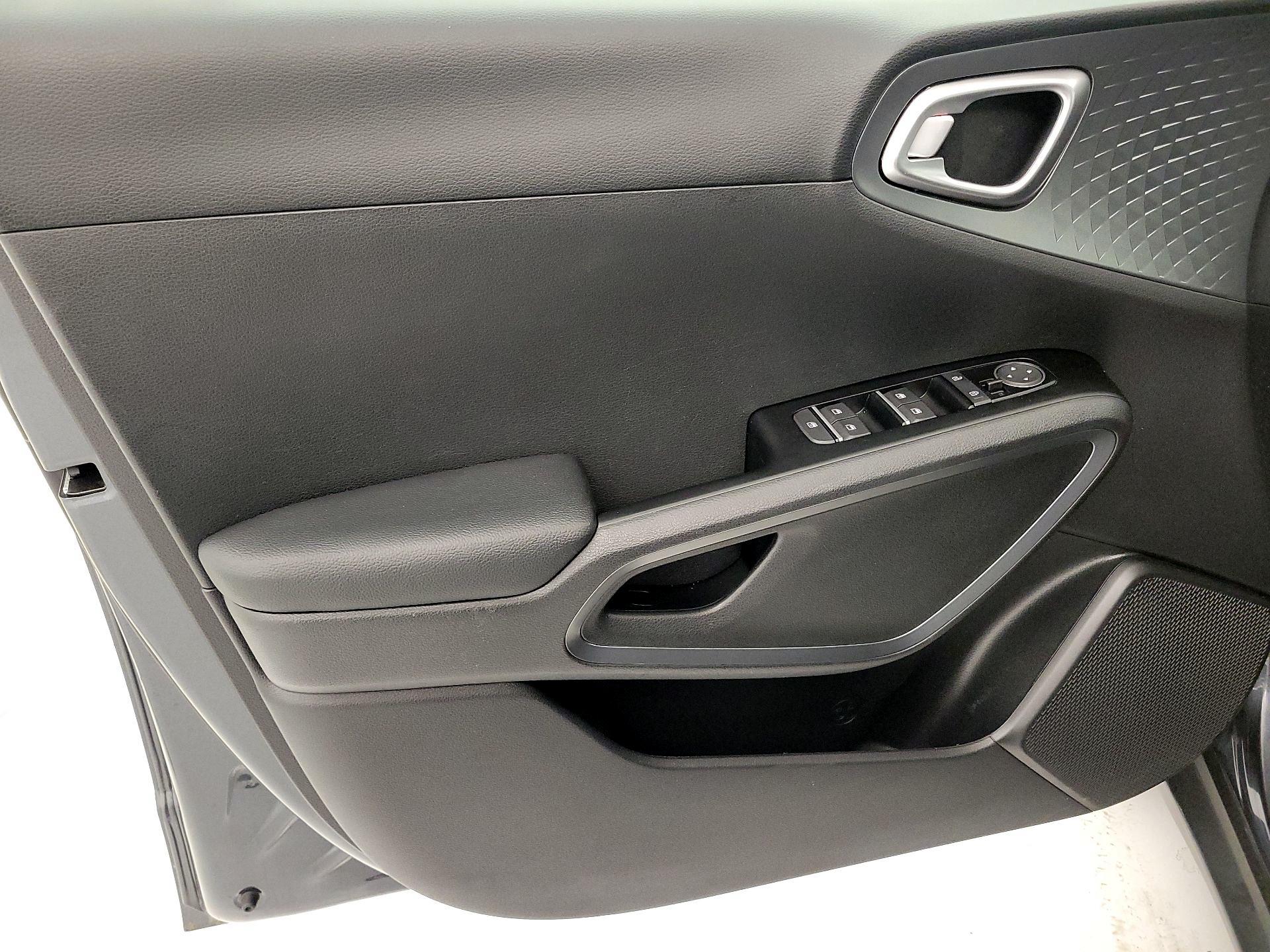 Thumbnail: 2020 Kia Soul - 12