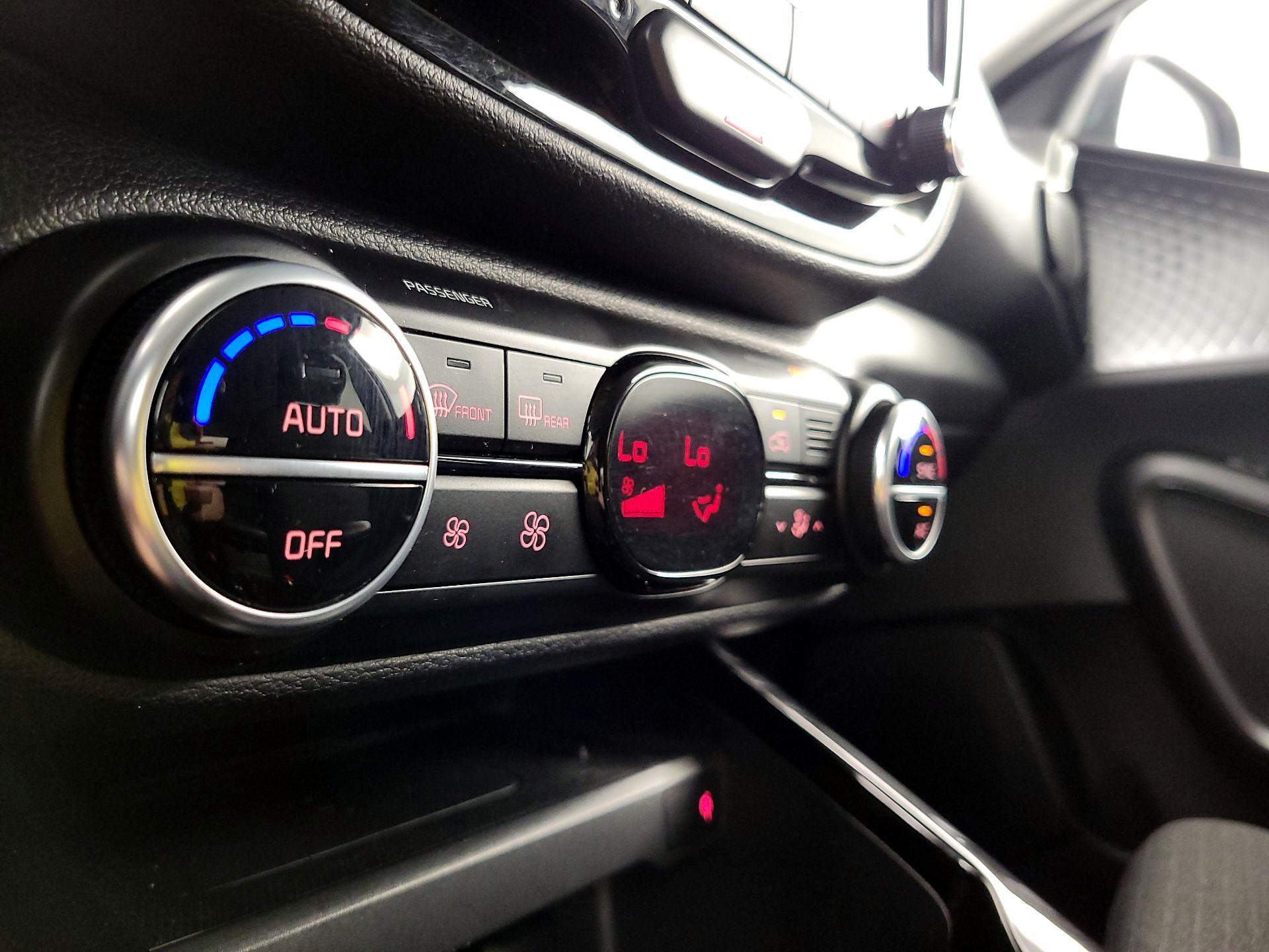 Thumbnail: 2020 Kia Soul - 16