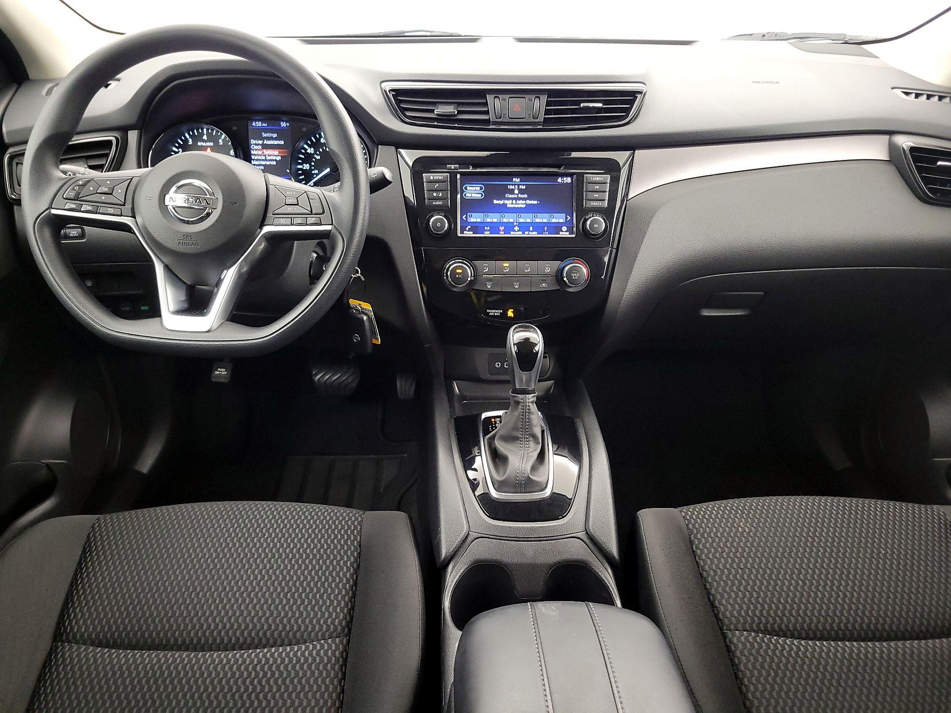 Thumbnail: 2020 Nissan Rogue Sport - 9