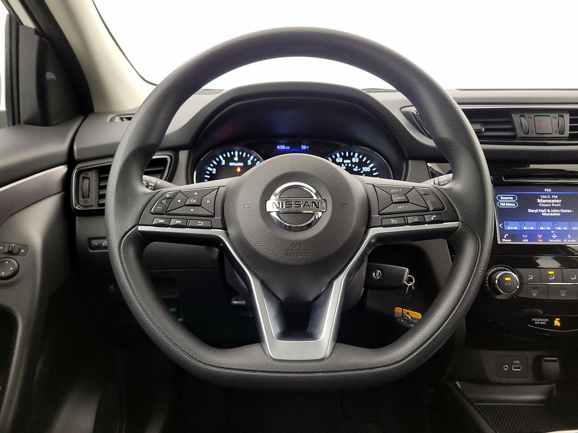 Thumbnail: 2020 Nissan Rogue Sport - 10