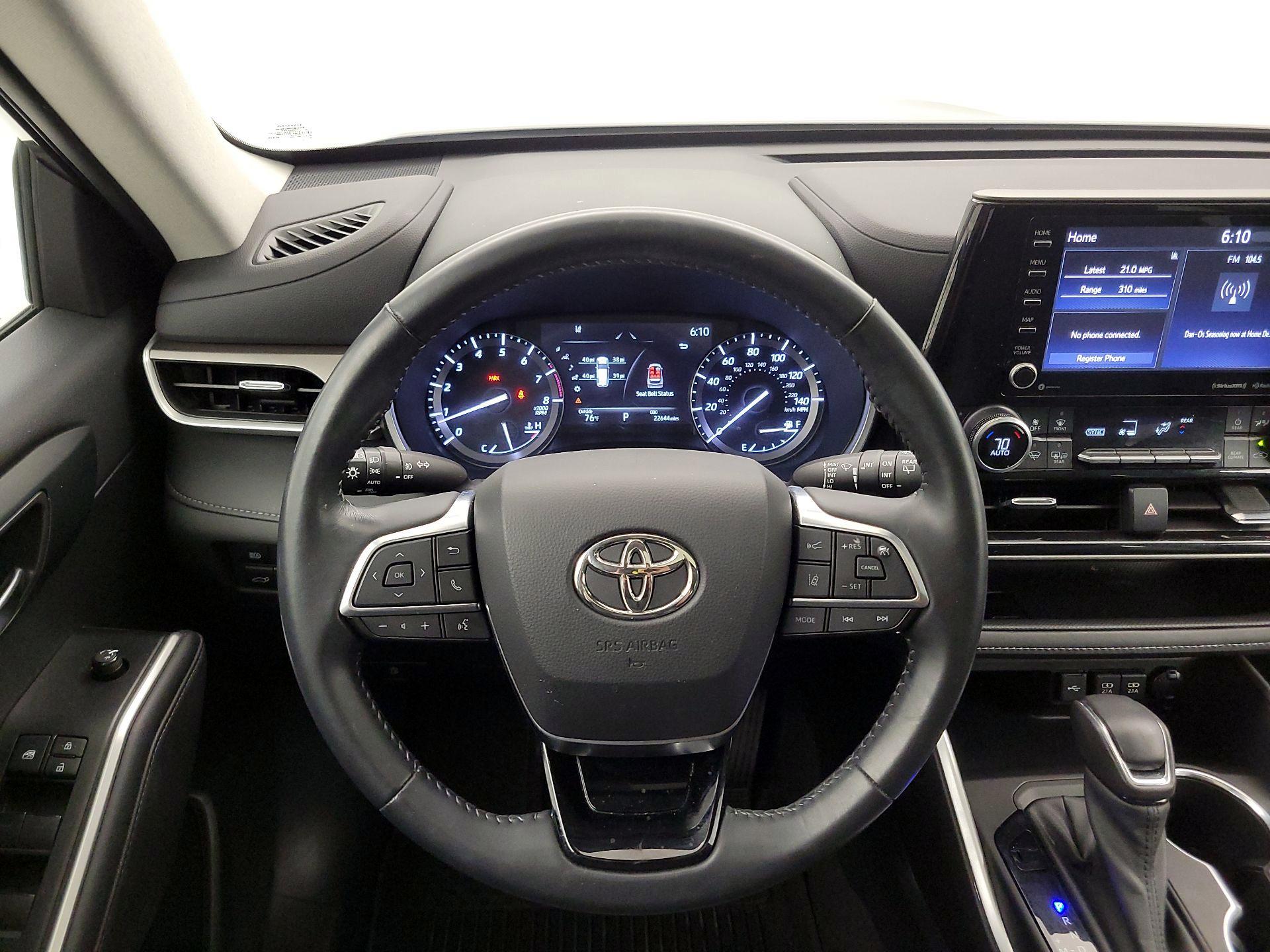 Thumbnail: 2021 Toyota Highlander - 10