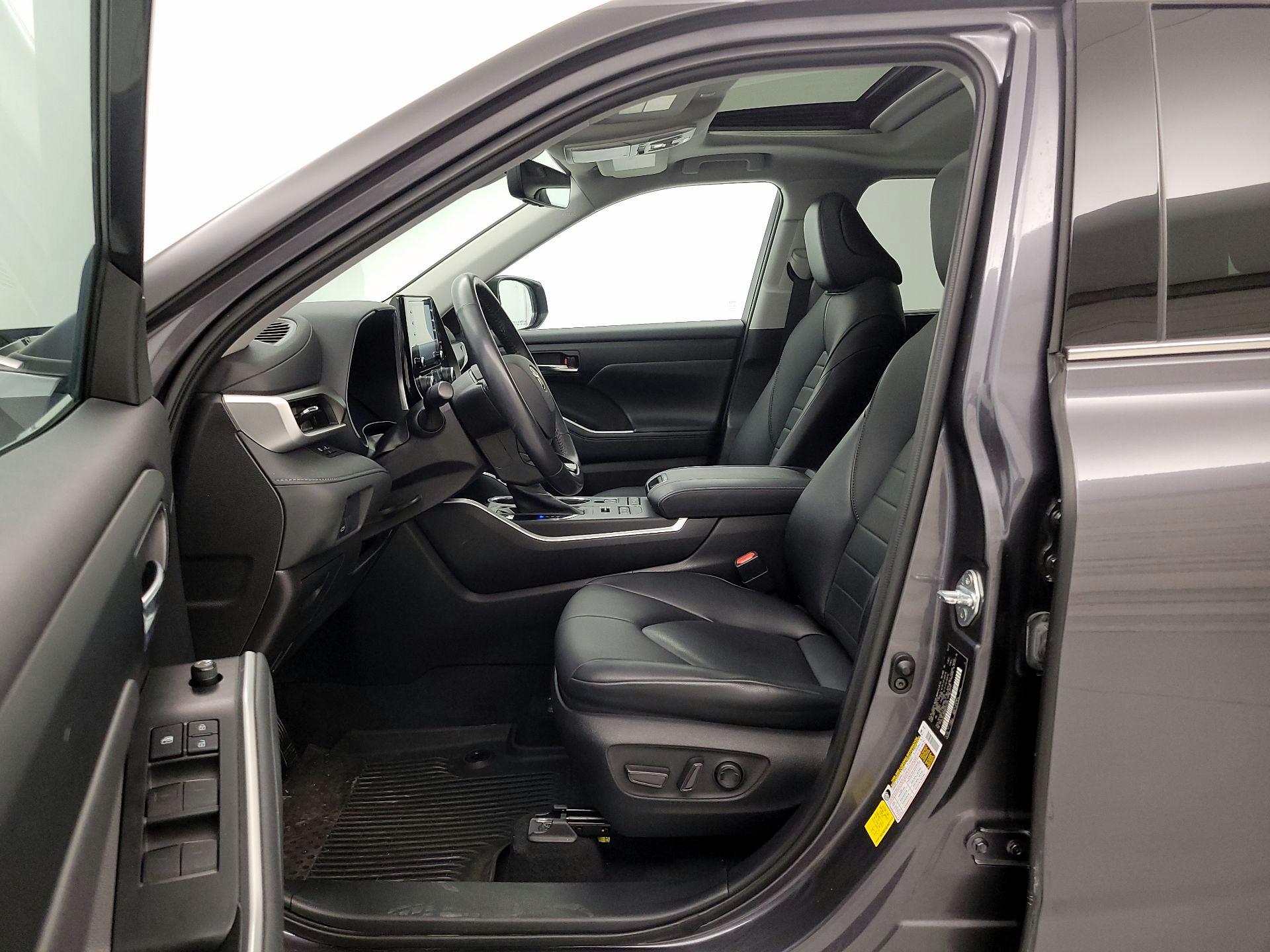 Thumbnail: 2021 Toyota Highlander - 11