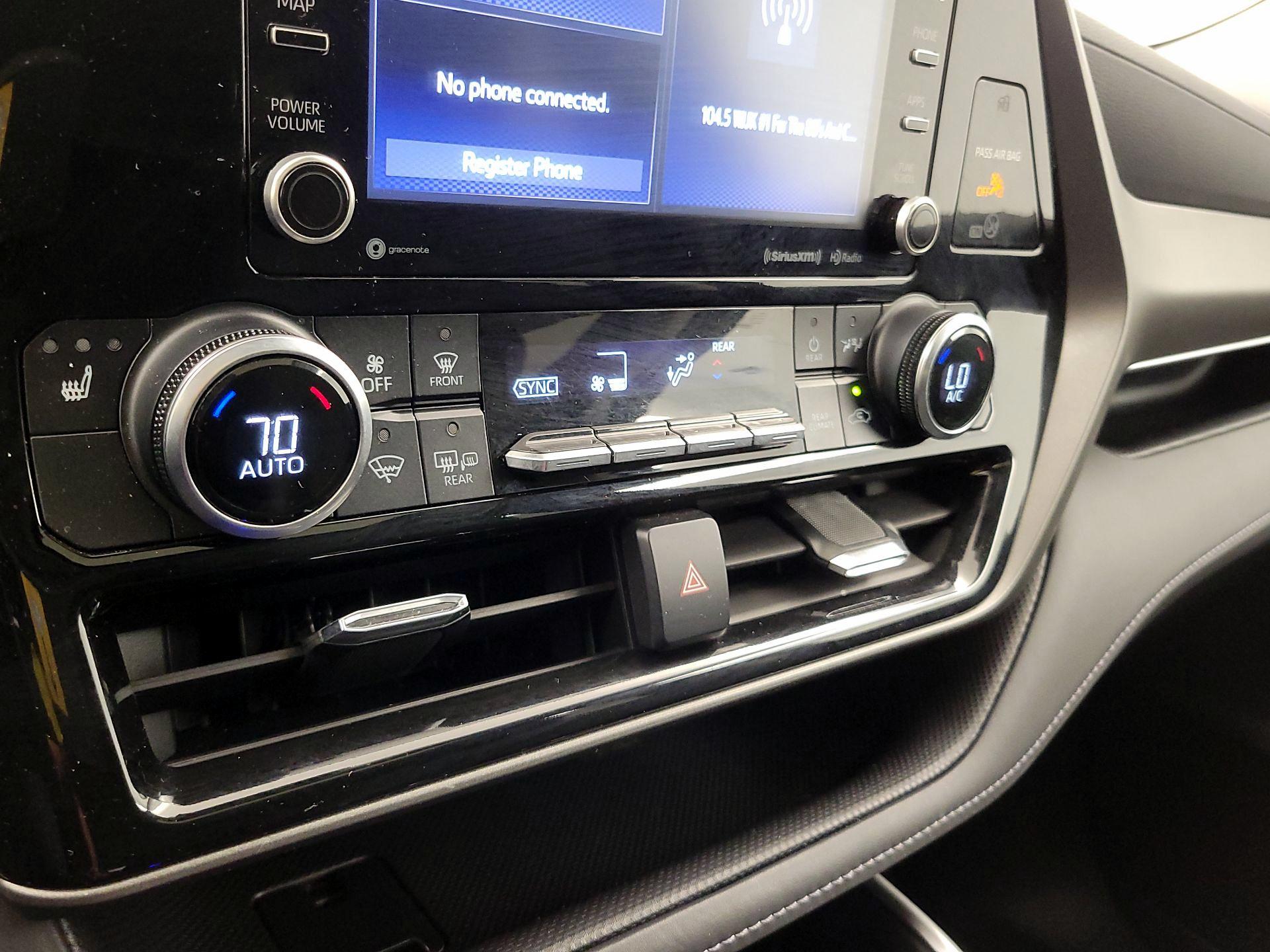 Thumbnail: 2021 Toyota Highlander - 16