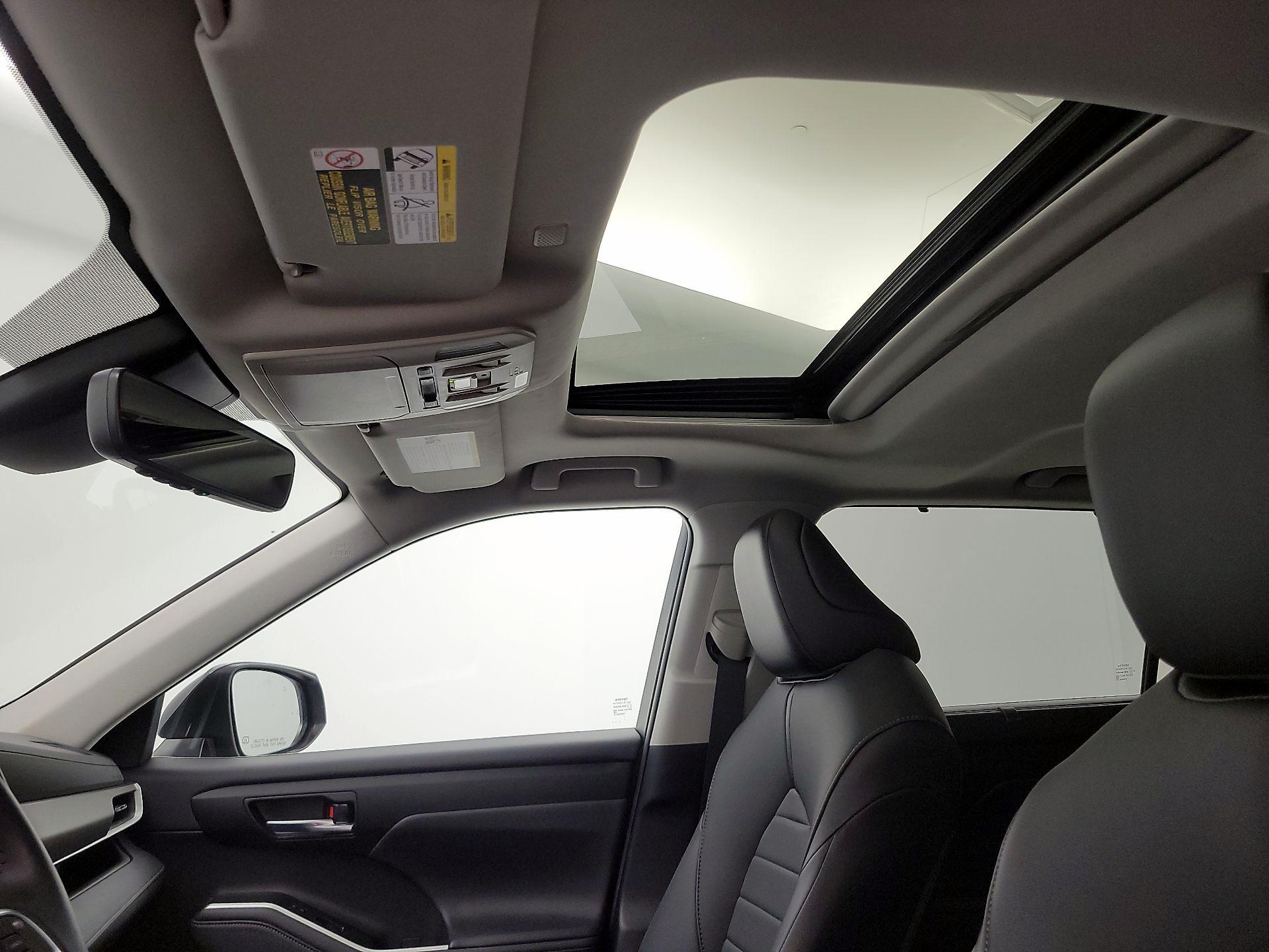 Thumbnail: 2021 Toyota Highlander - 19