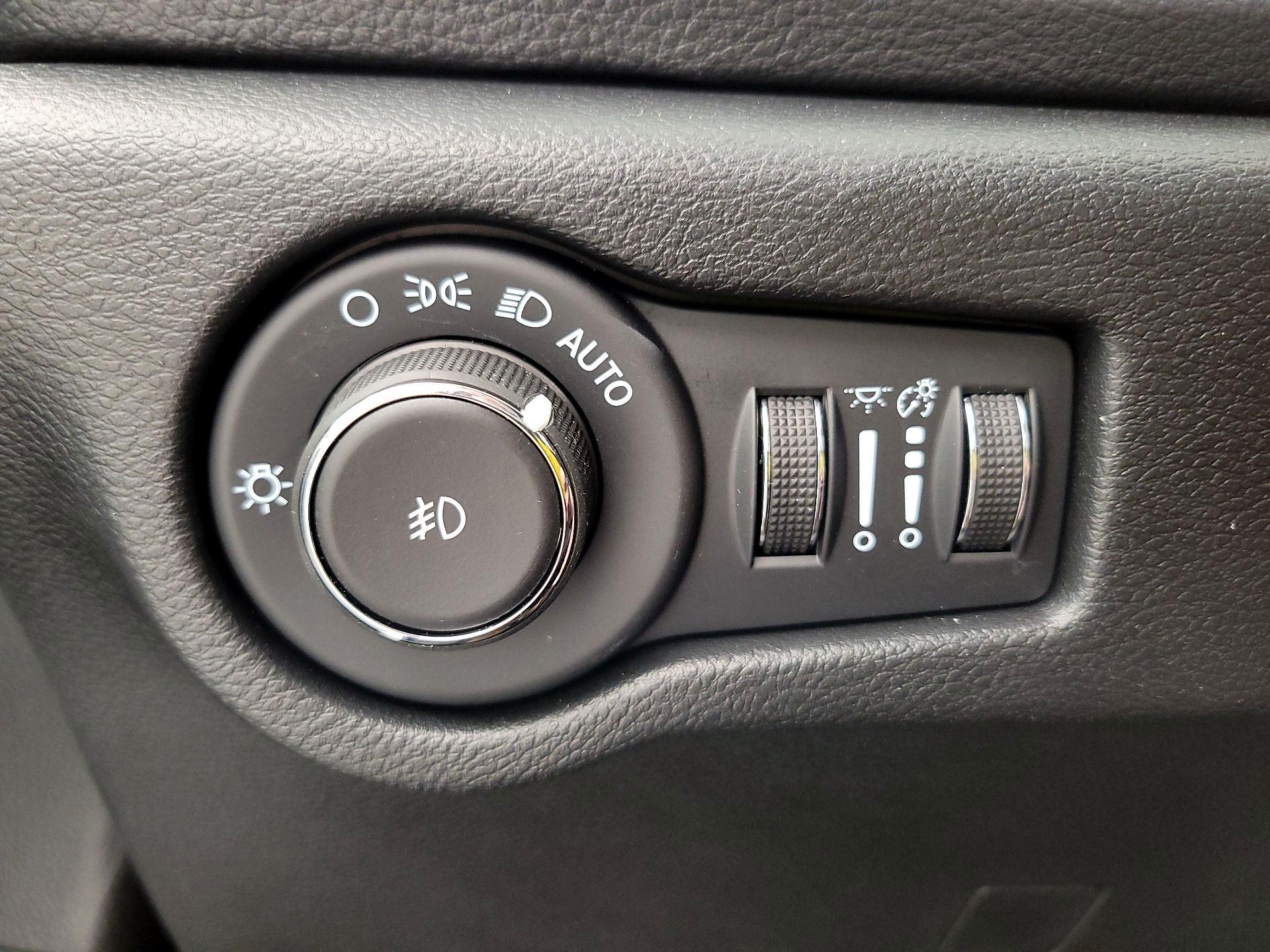 Thumbnail: 2025 Chrysler Pacifica - 13