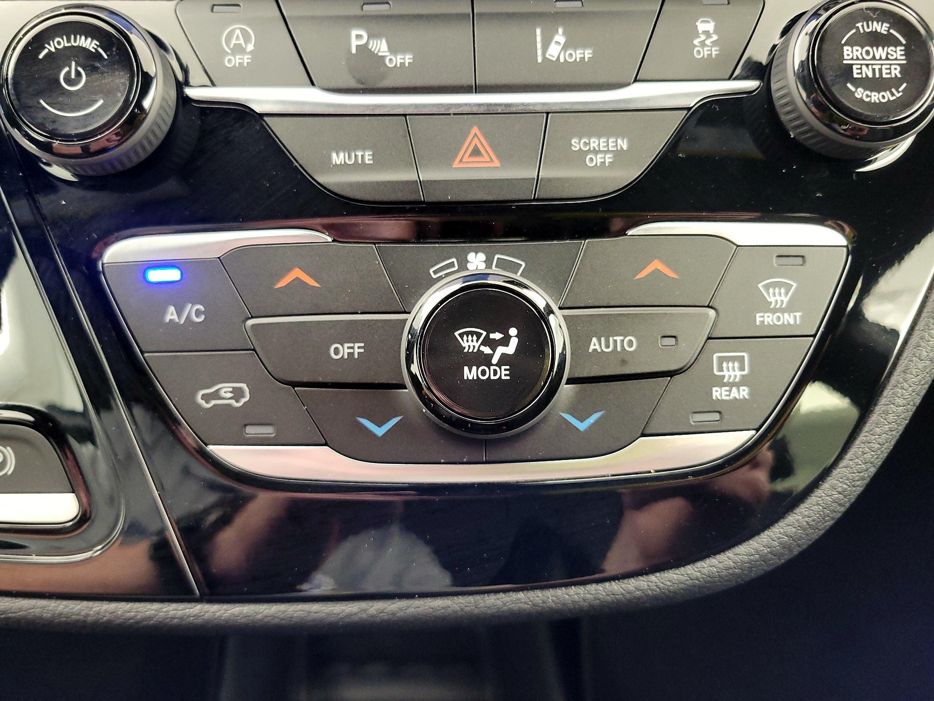 Thumbnail: 2025 Chrysler Pacifica - 16