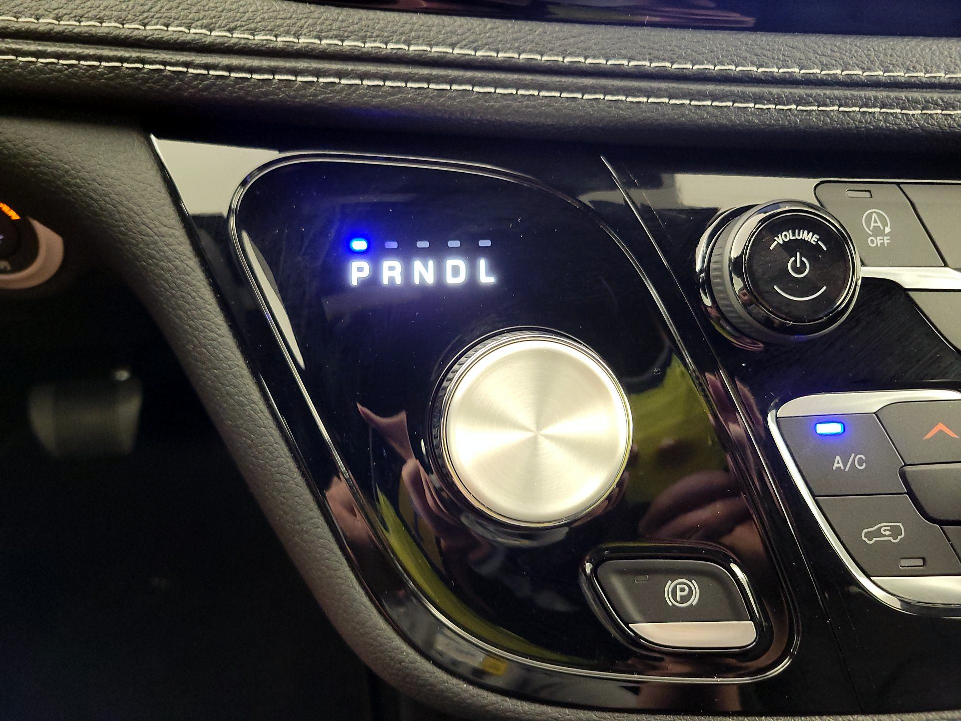 Thumbnail: 2025 Chrysler Pacifica - 17