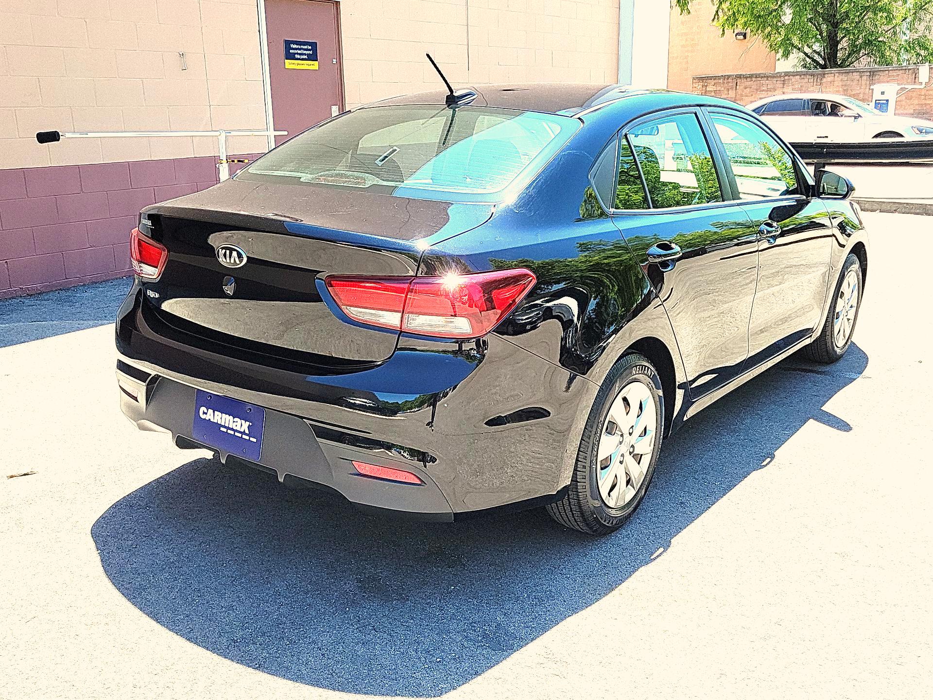 Thumbnail: 2020 Kia Rio - 5