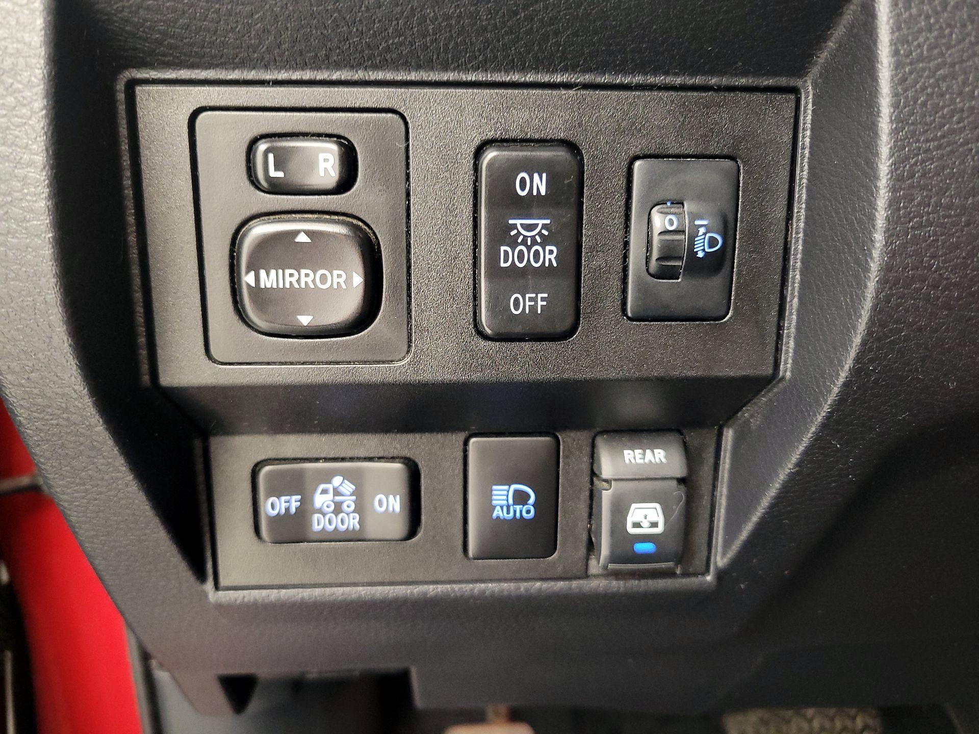 Thumbnail: 2019 Toyota Tundra - 13